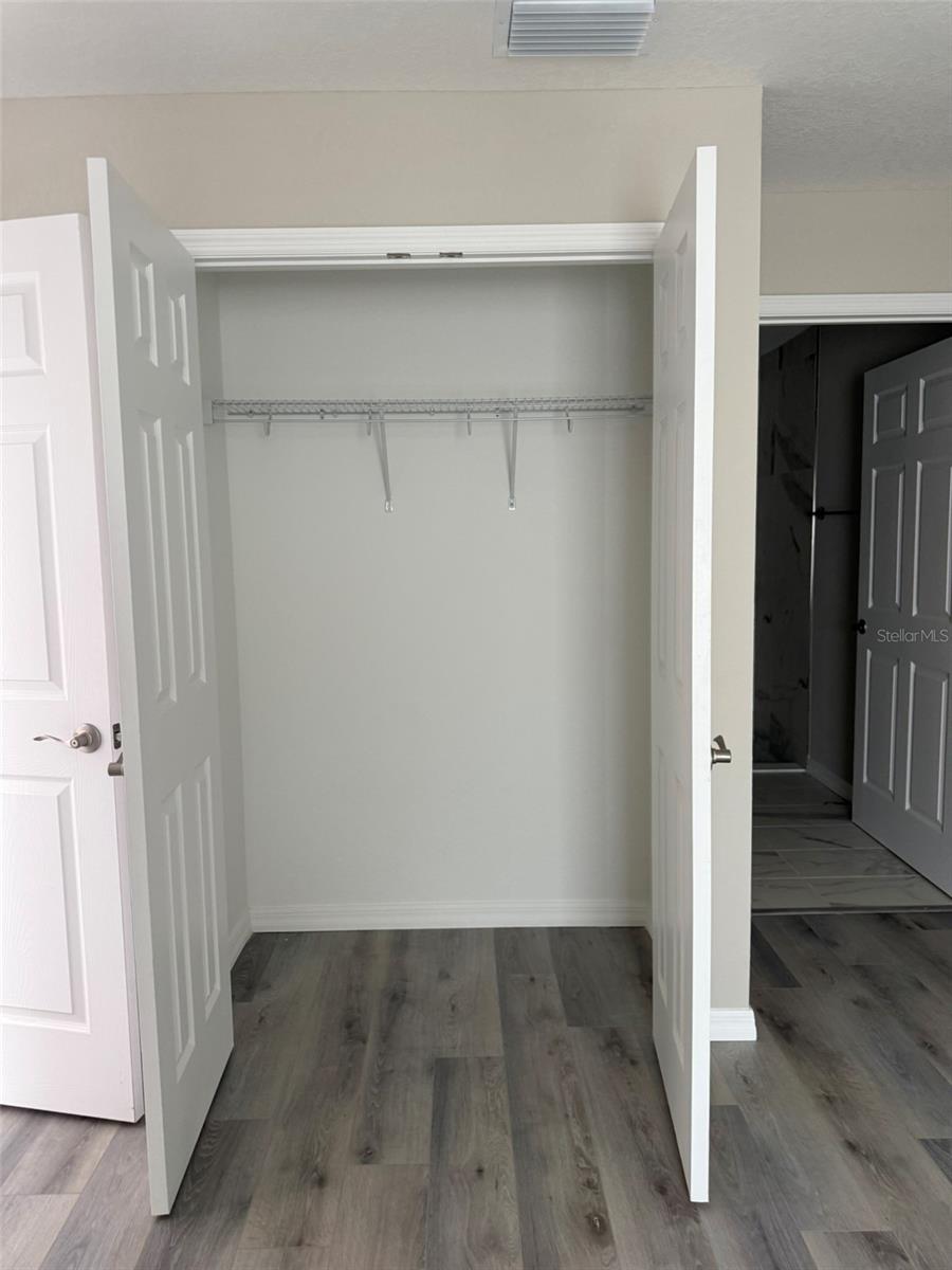 Listing photo id 7 for 9545 Travis Drive B