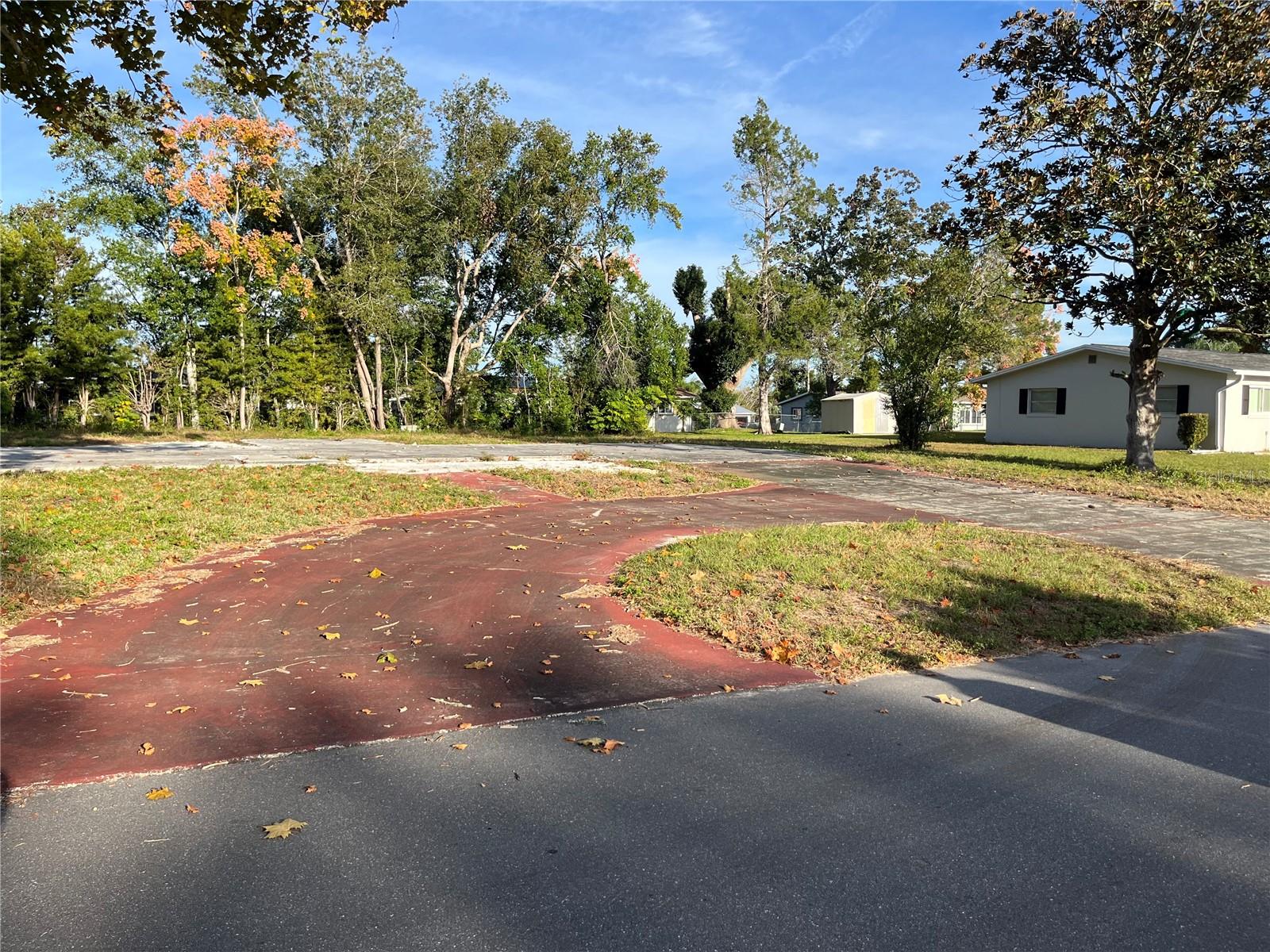 Image 3 of 4 For 98 Desoto Street