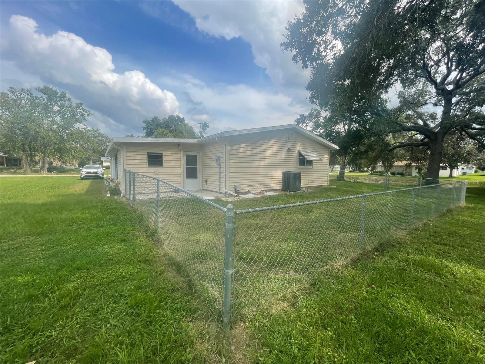 Image 19 of 22 For 10028 88th Terrace