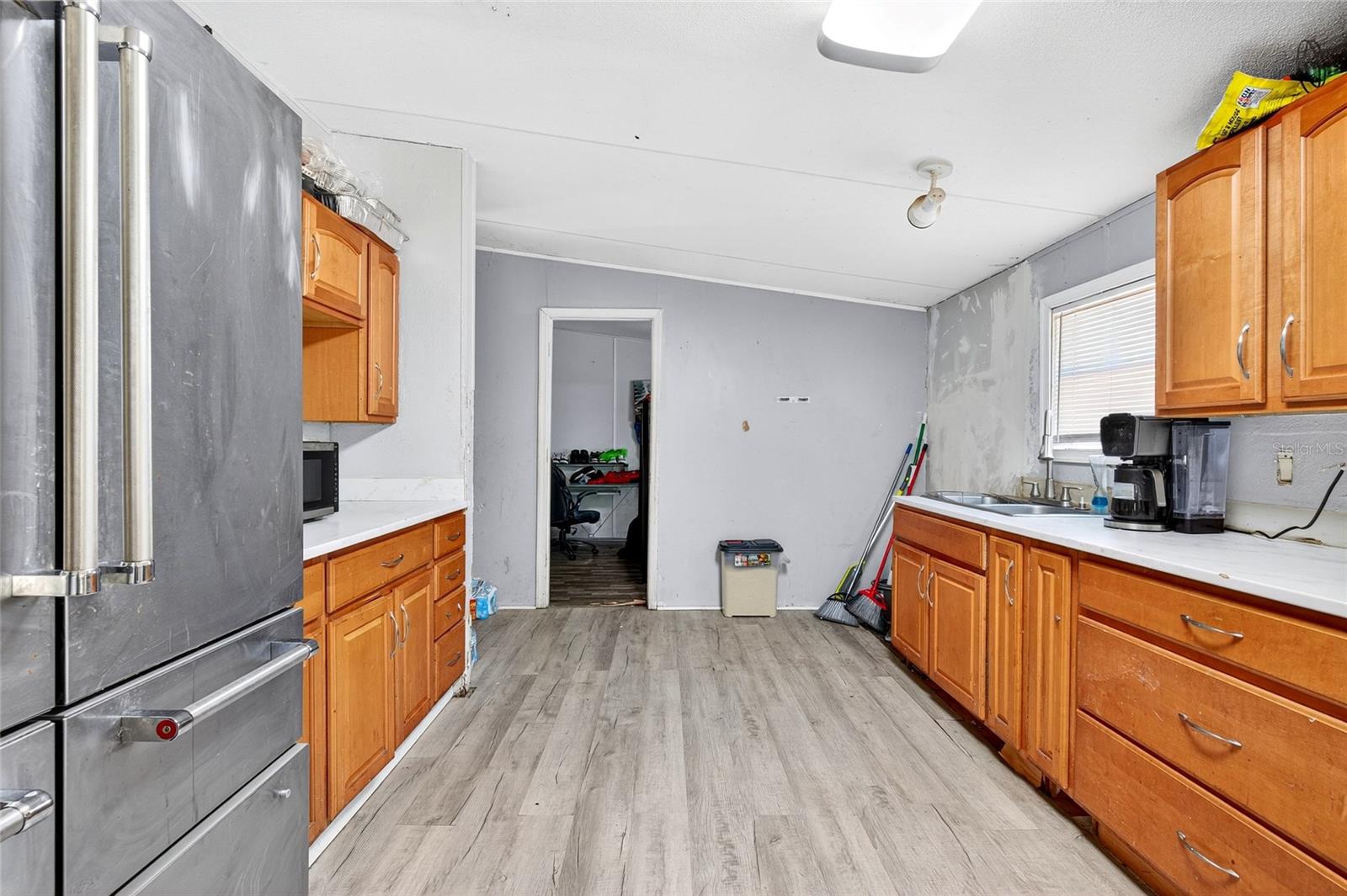 Image 12 of 34 For 6766 1st Place