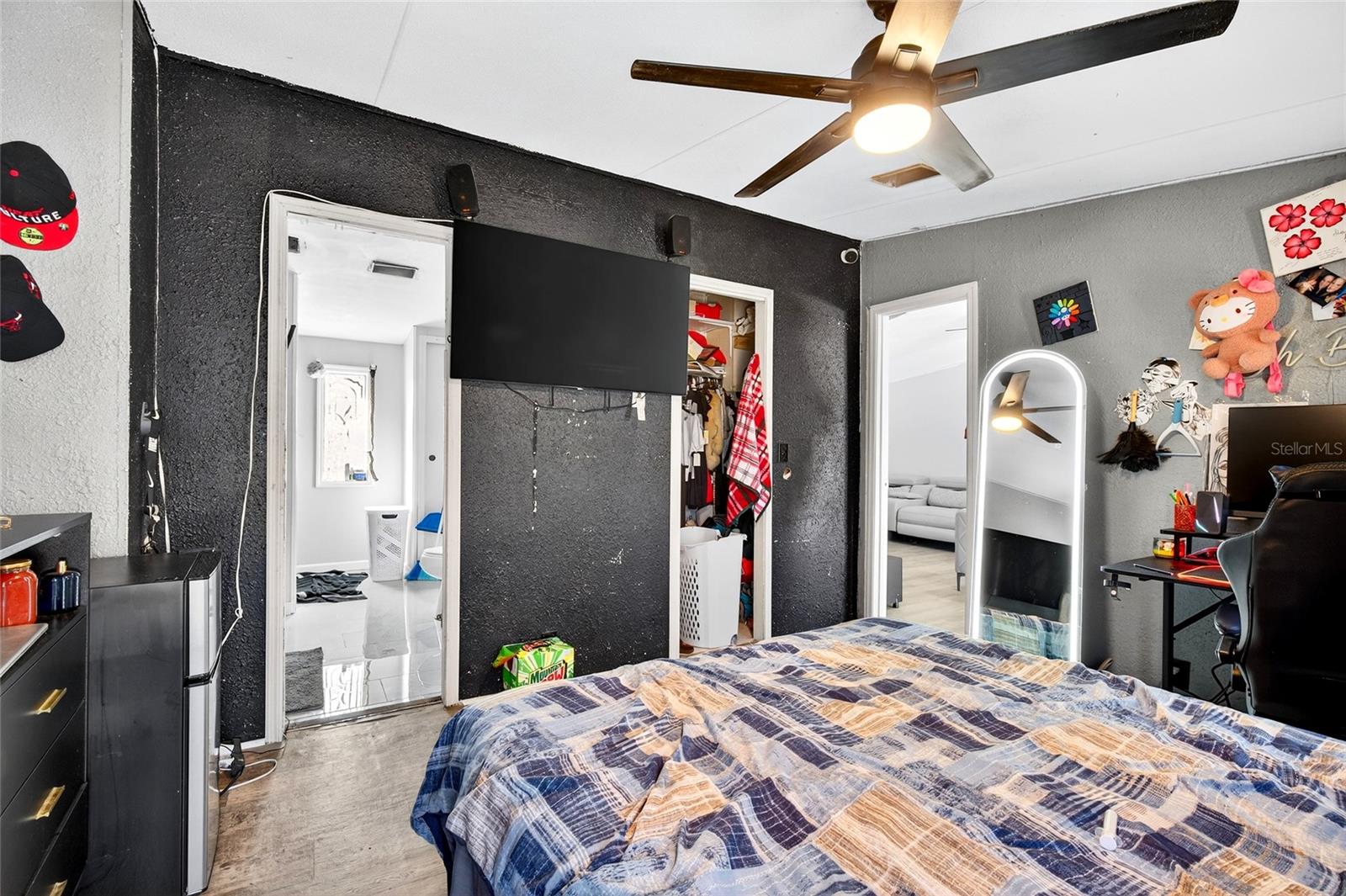 Image 16 of 34 For 6766 1st Place