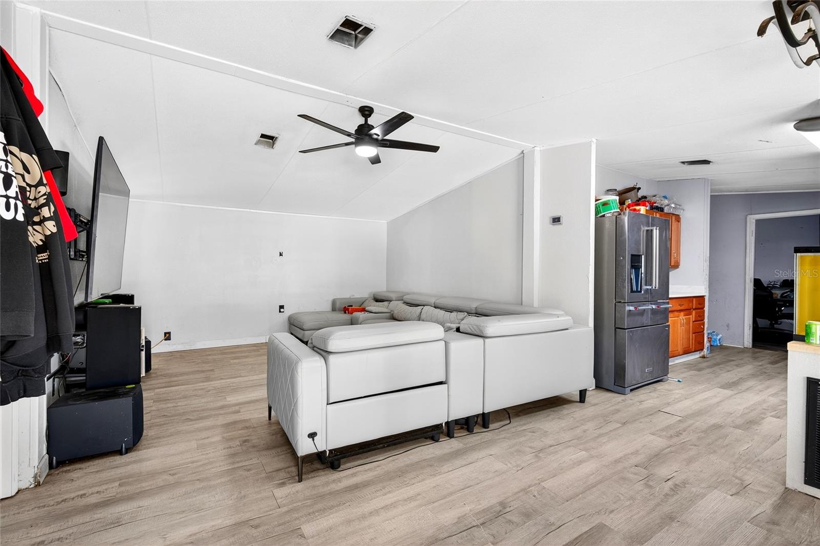 Image 7 of 34 For 6766 1st Place