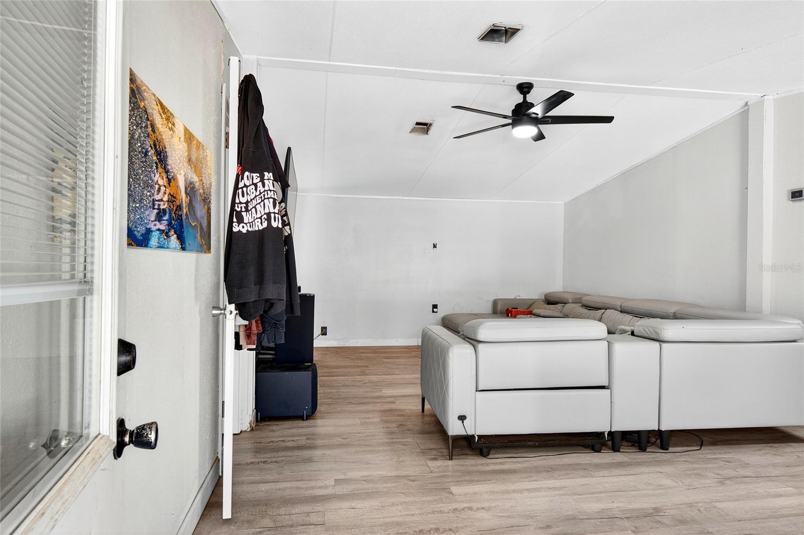 Image 8 of 34 For 6766 1st Place