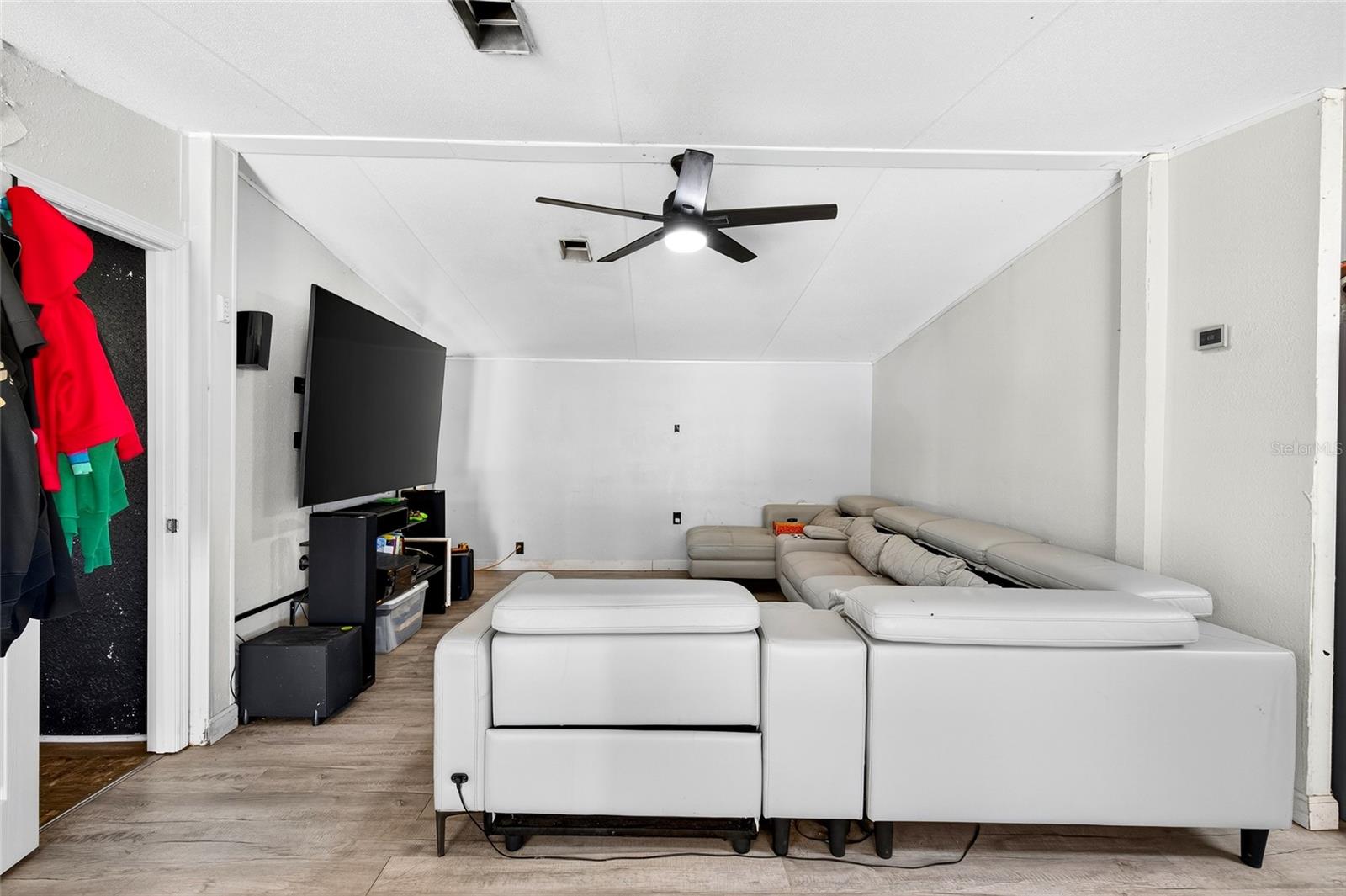 Image 9 of 34 For 6766 1st Place