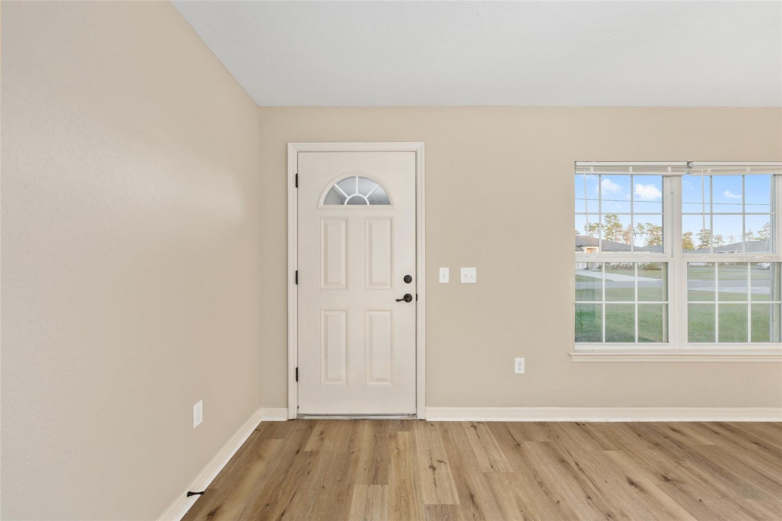 Image 5 of 26 For 16624 31 Circle