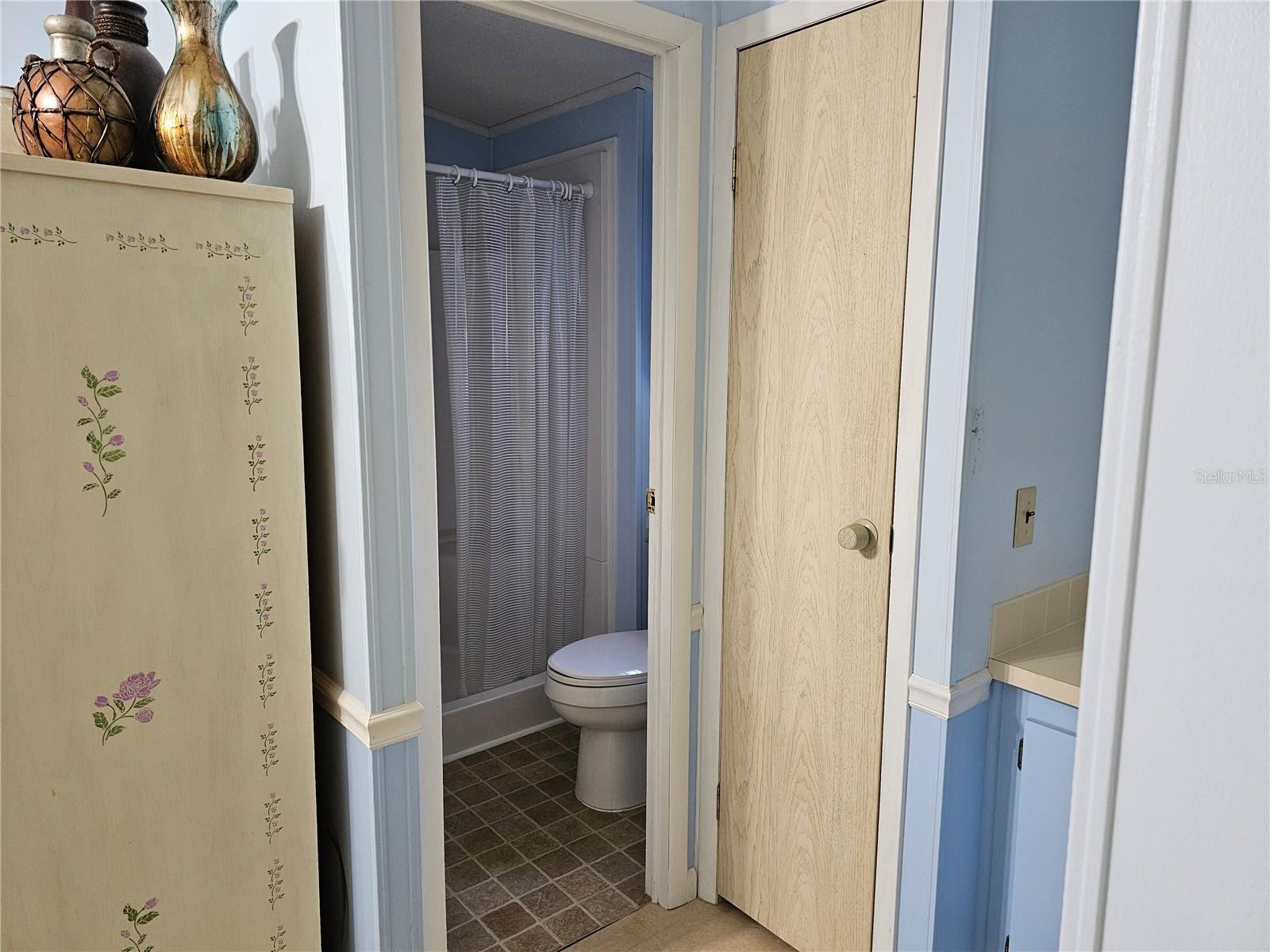 Image 10 of 13 For 1003 Parker Place