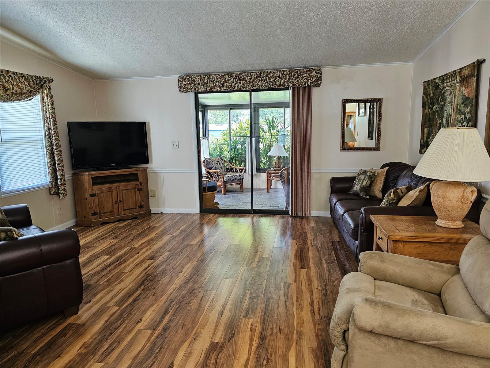 Image 4 of 13 For 1003 Parker Place