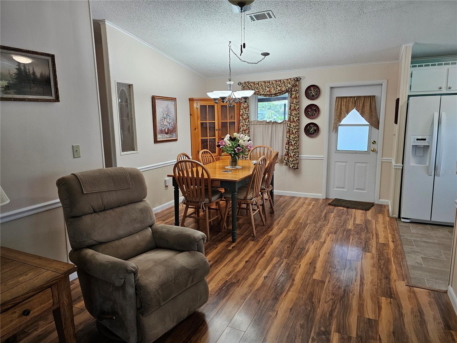 Image 5 of 13 For 1003 Parker Place