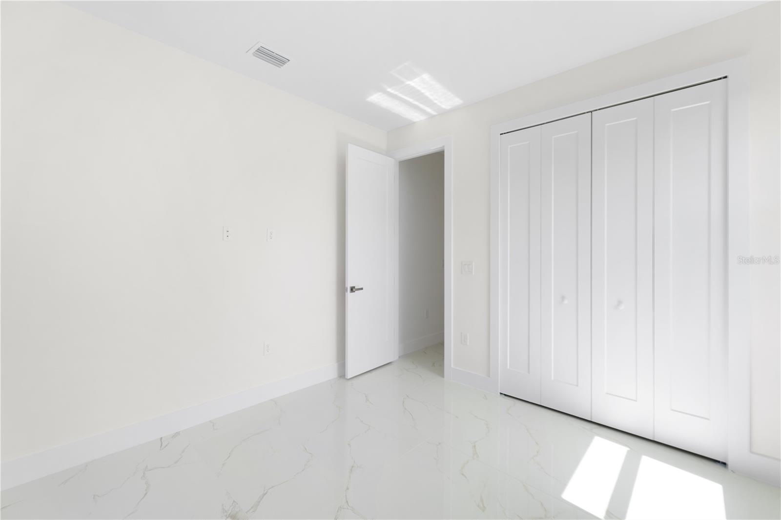 Image 17 of 20 For 1180 Vernon Avenue