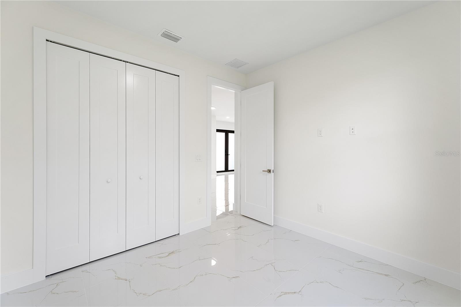 Image 18 of 20 For 1180 Vernon Avenue