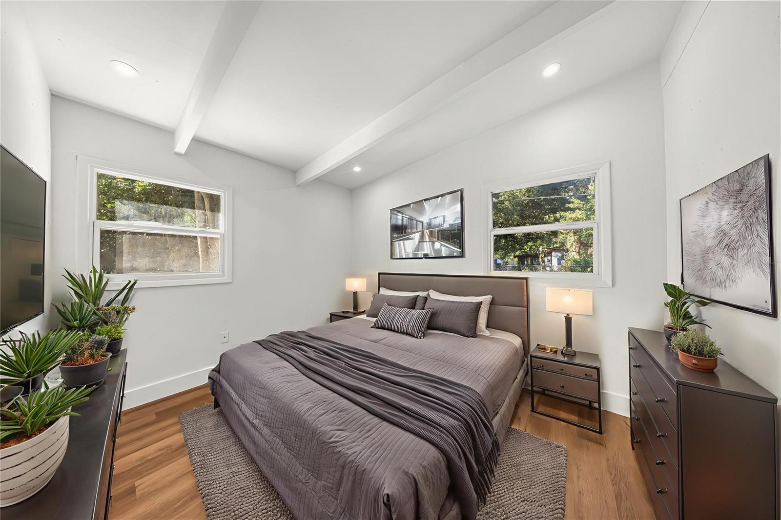 Image 25 of 39 For 2840 Ne 10th Dr