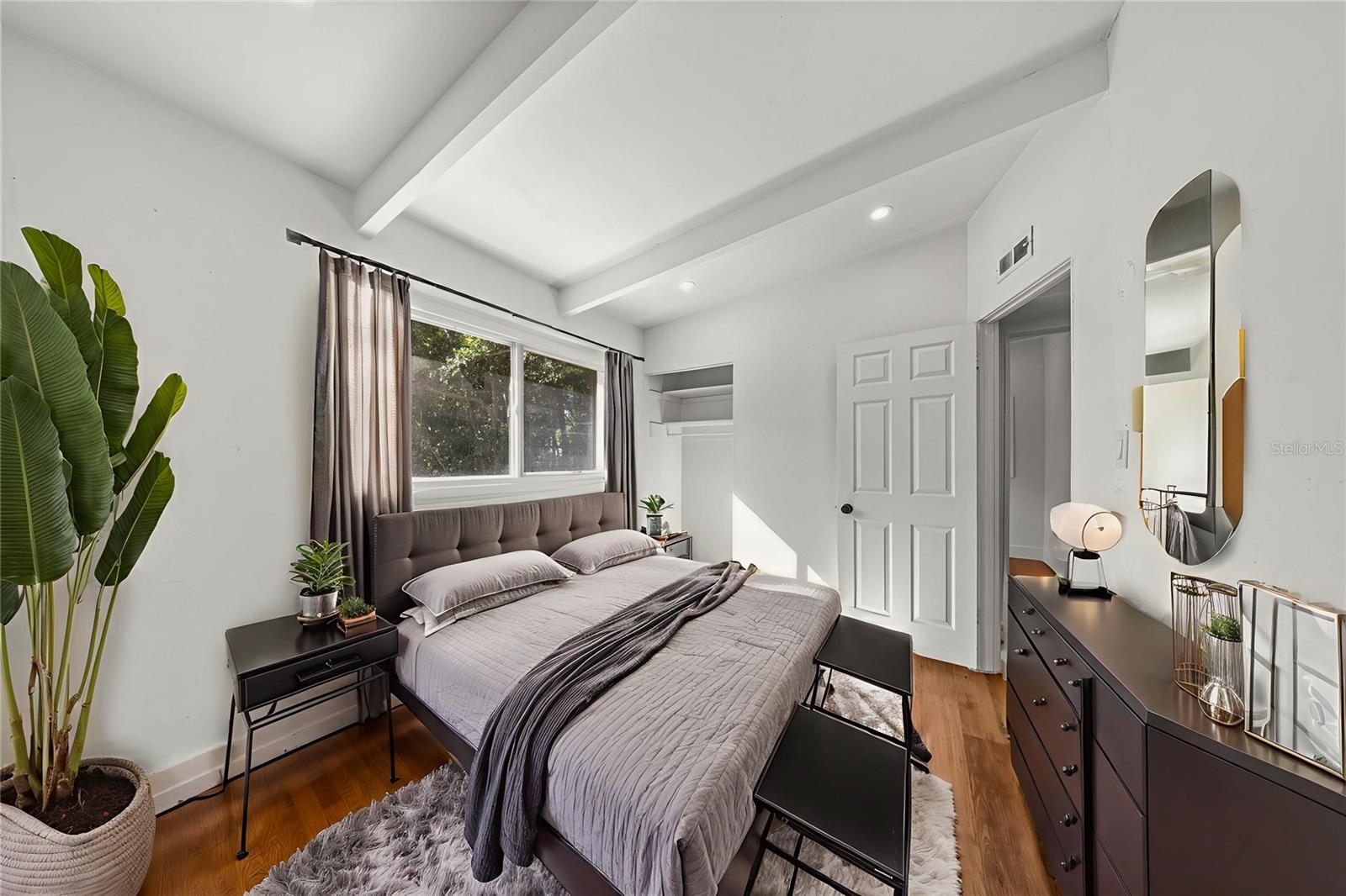 Image 28 of 39 For 2840 Ne 10th Dr