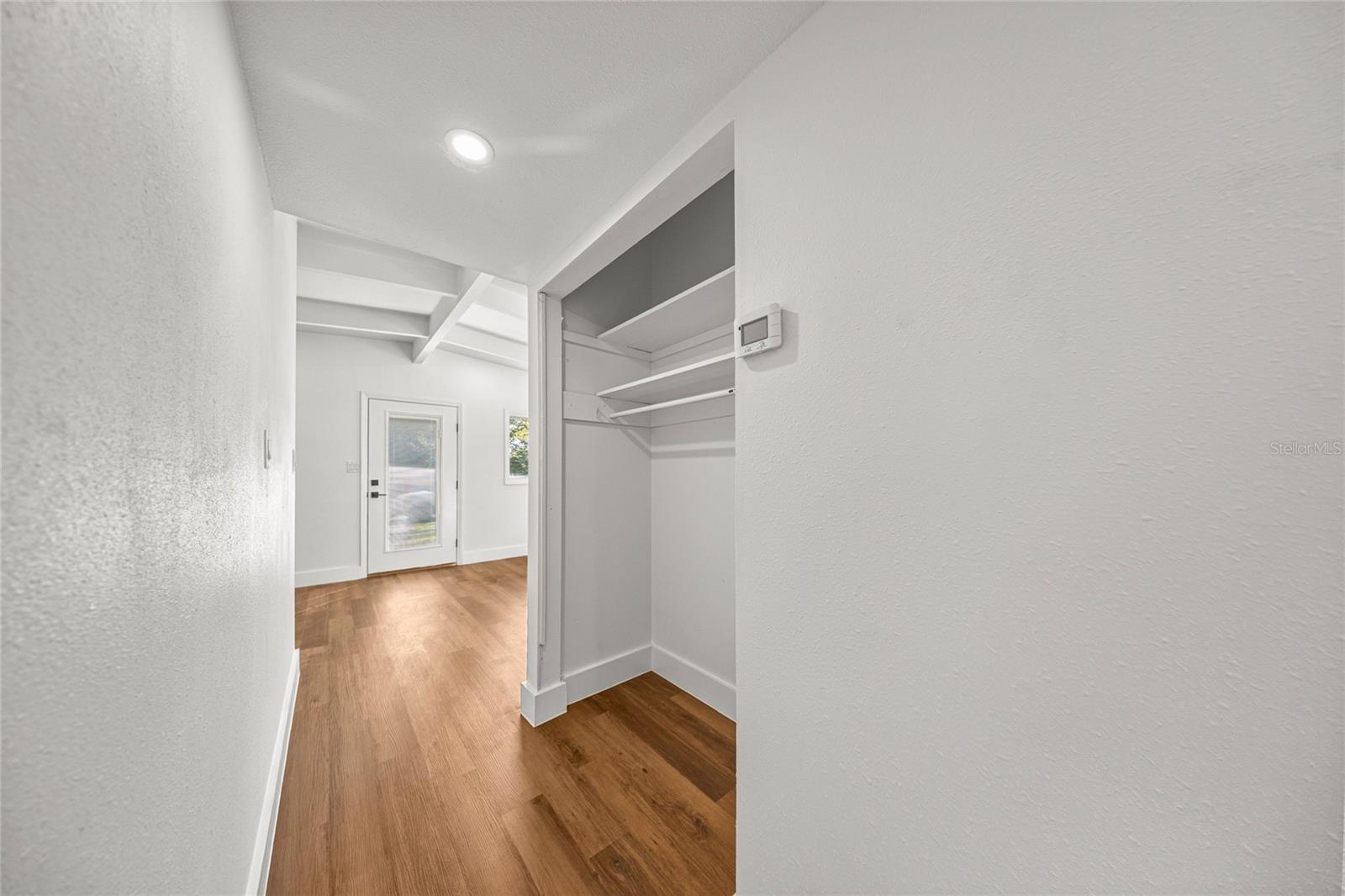 Image 32 of 39 For 2840 Ne 10th Dr