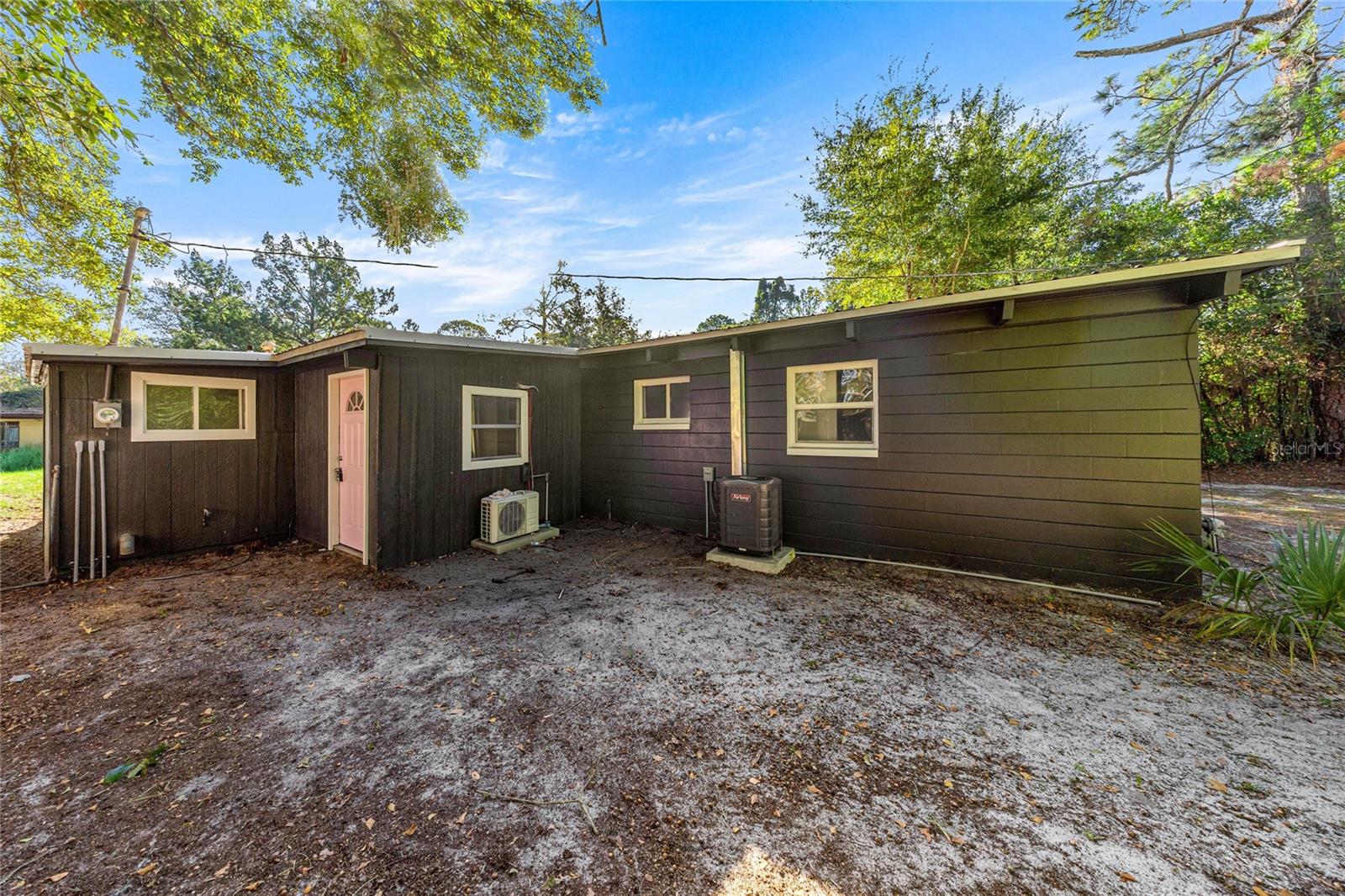 Image 36 of 39 For 2840 Ne 10th Dr