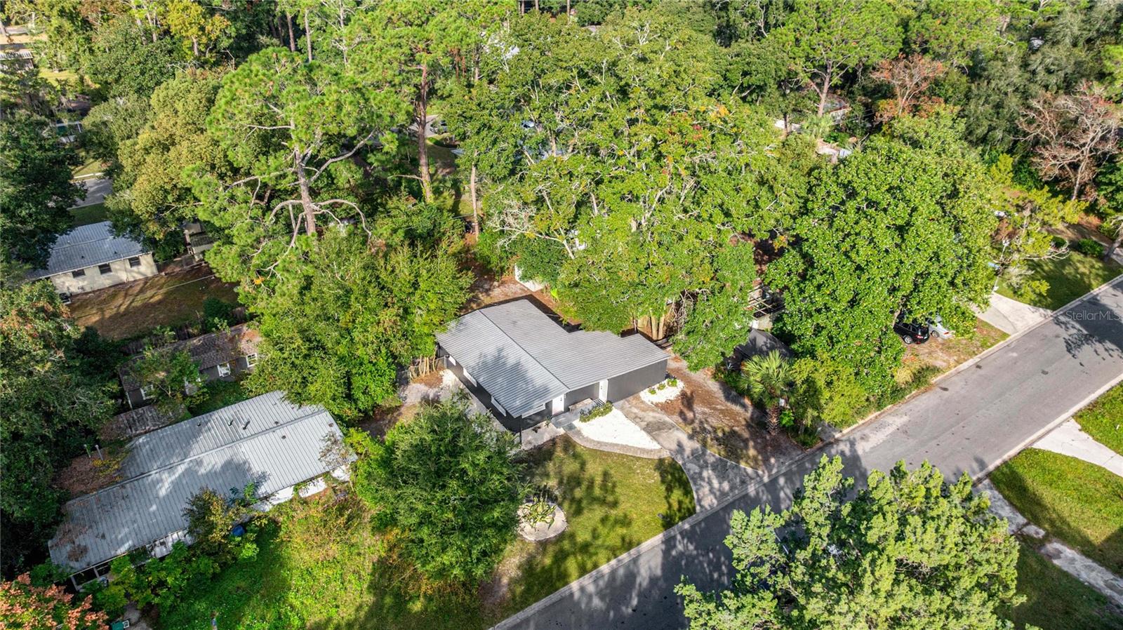 Image 4 of 39 For 2840 Ne 10th Dr