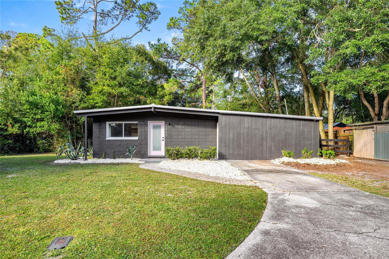 Image 5 of 39 For 2840 Ne 10th Dr