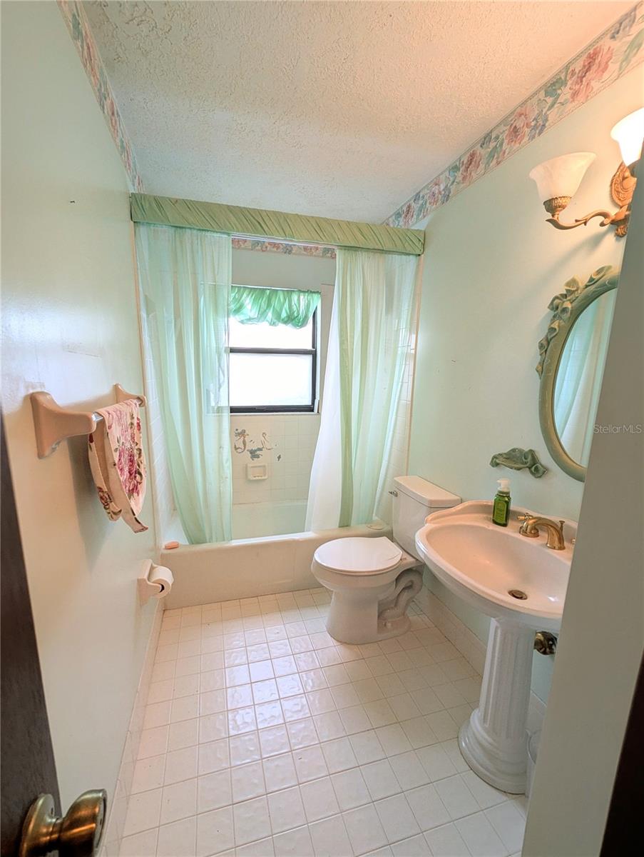 Image 11 of 26 For 2458 48th Street