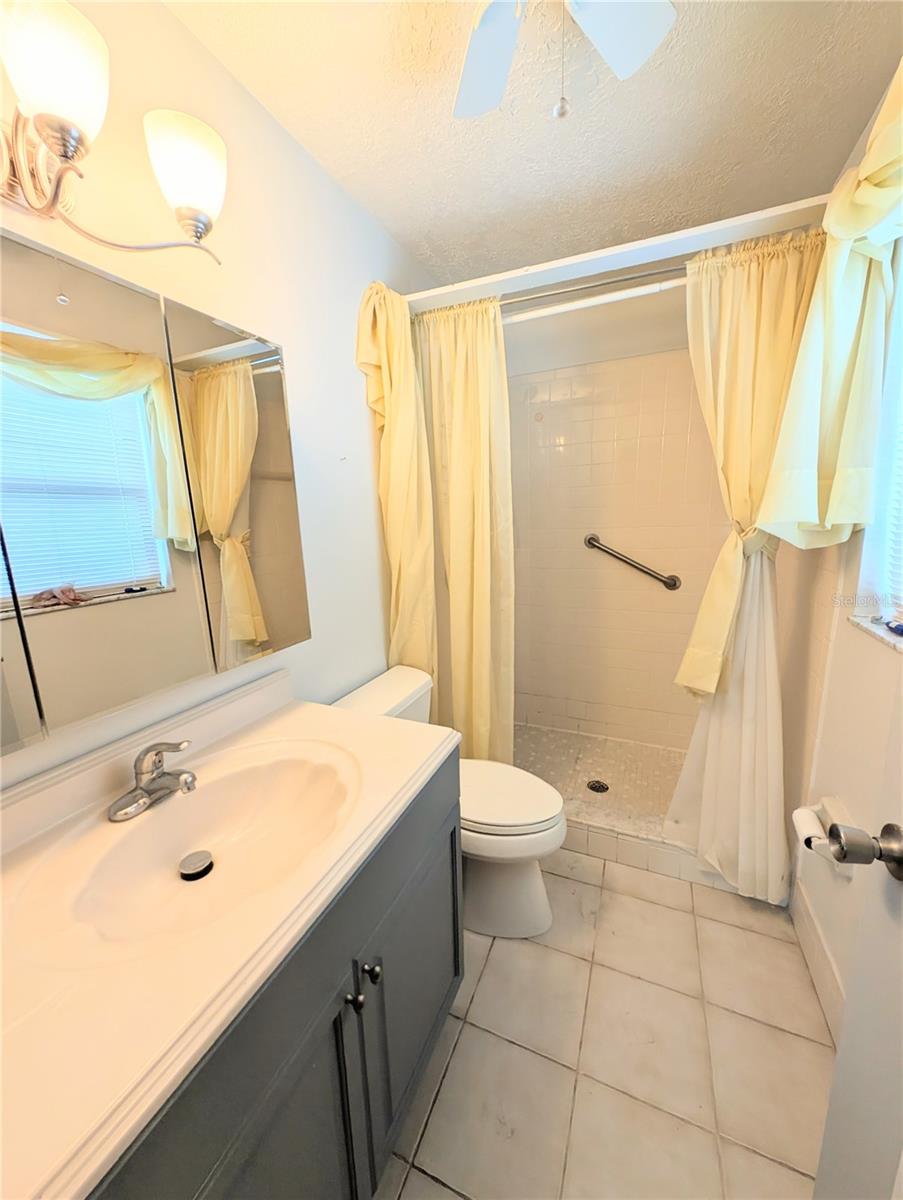 Image 15 of 26 For 2458 48th Street