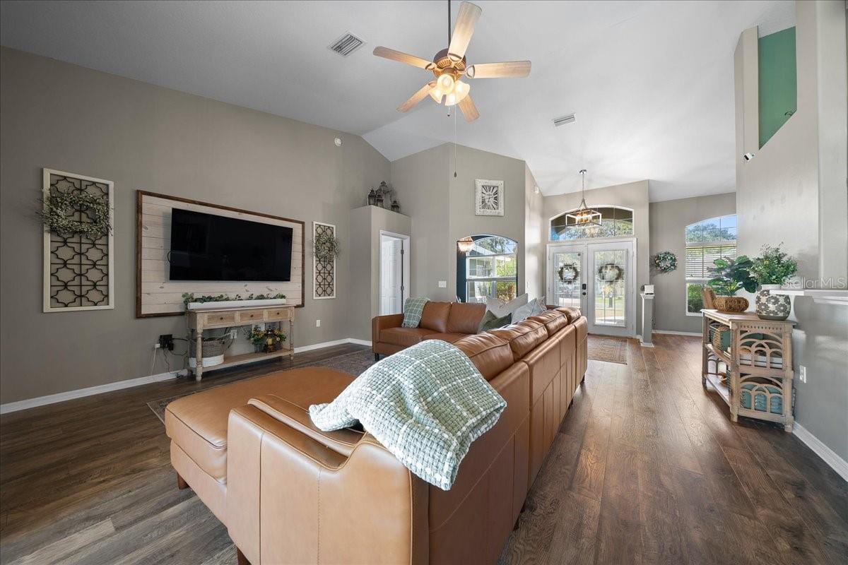 Image 10 of 52 For 10080 69th Terrace