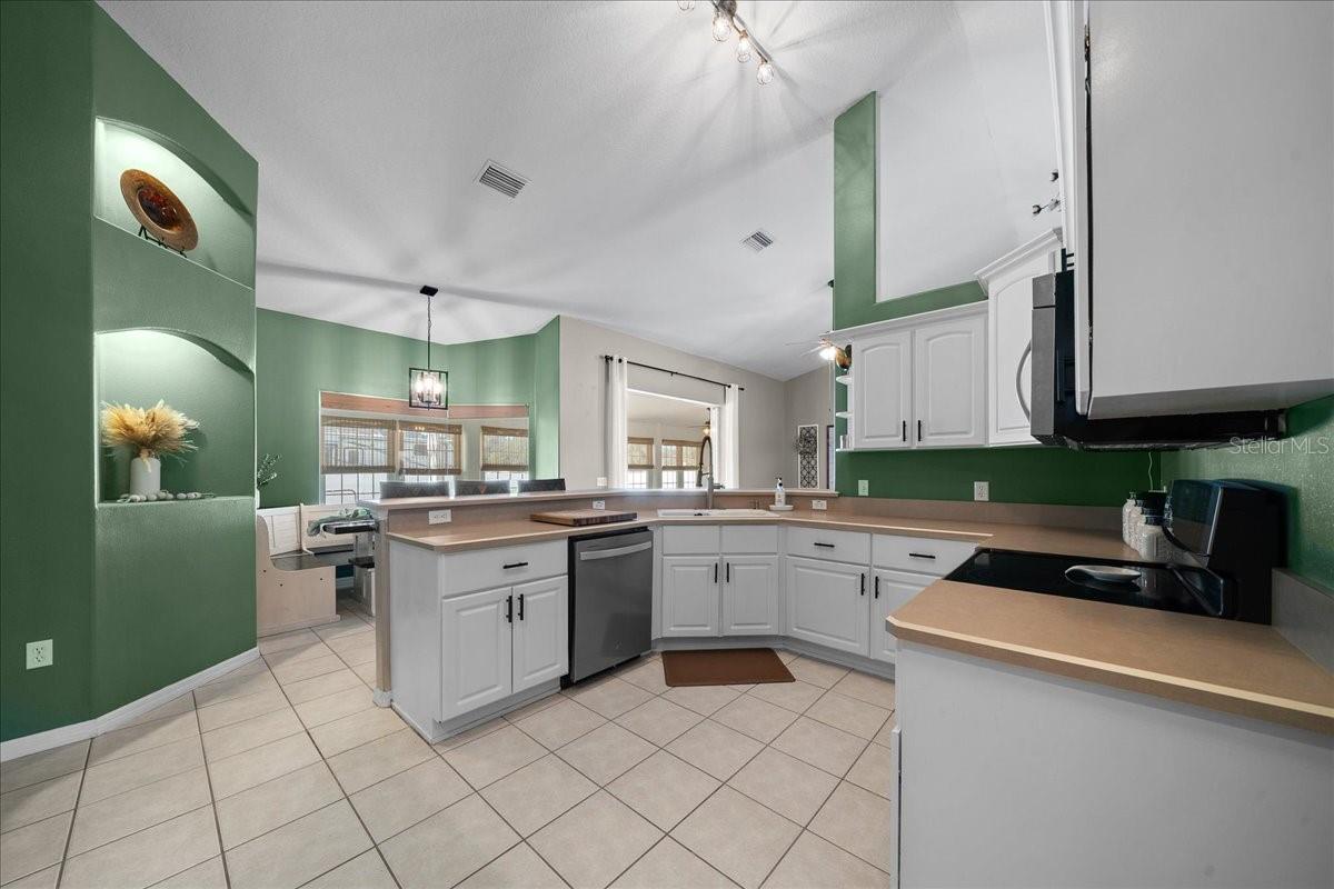 Image 15 of 52 For 10080 69th Terrace