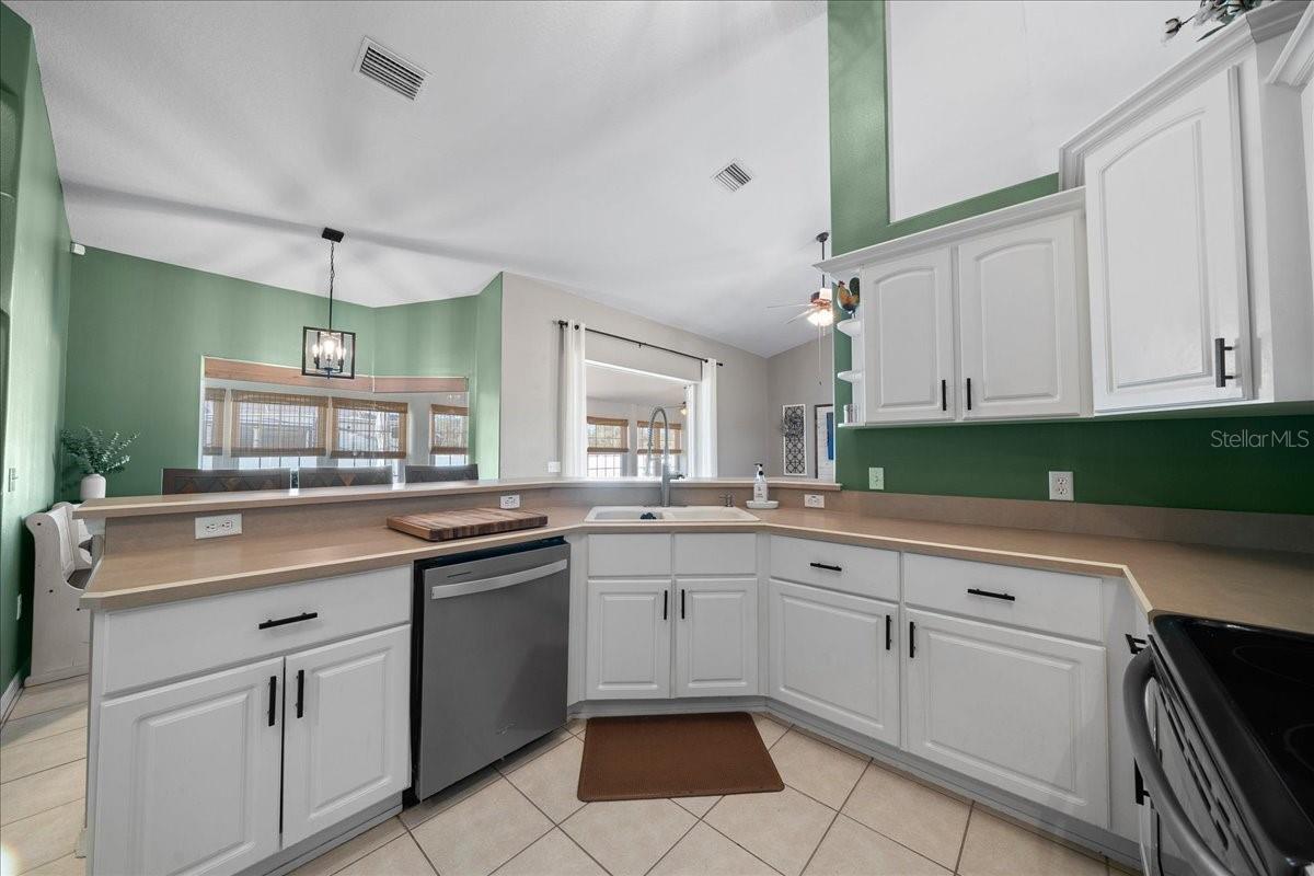 Image 16 of 52 For 10080 69th Terrace