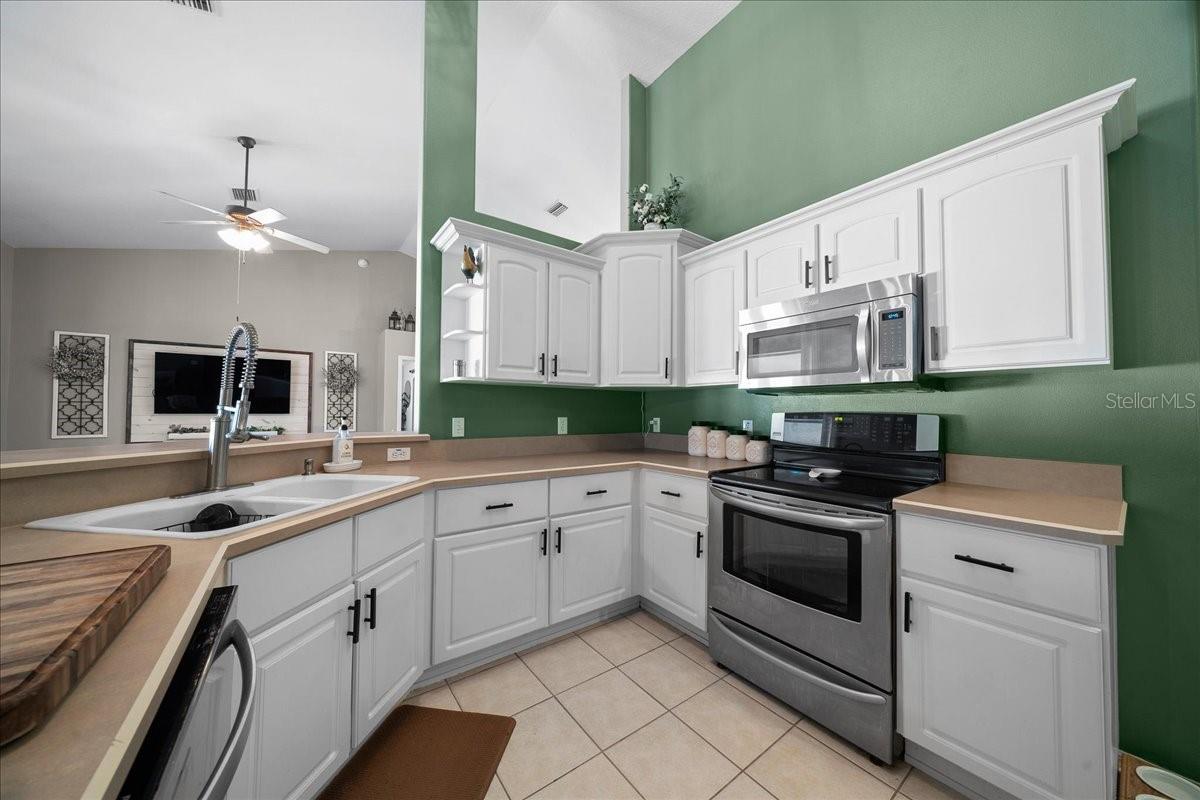 Image 17 of 52 For 10080 69th Terrace