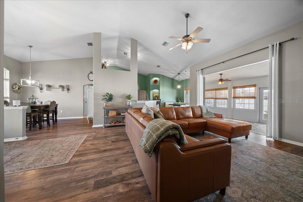 Image 8 of 52 For 10080 69th Terrace