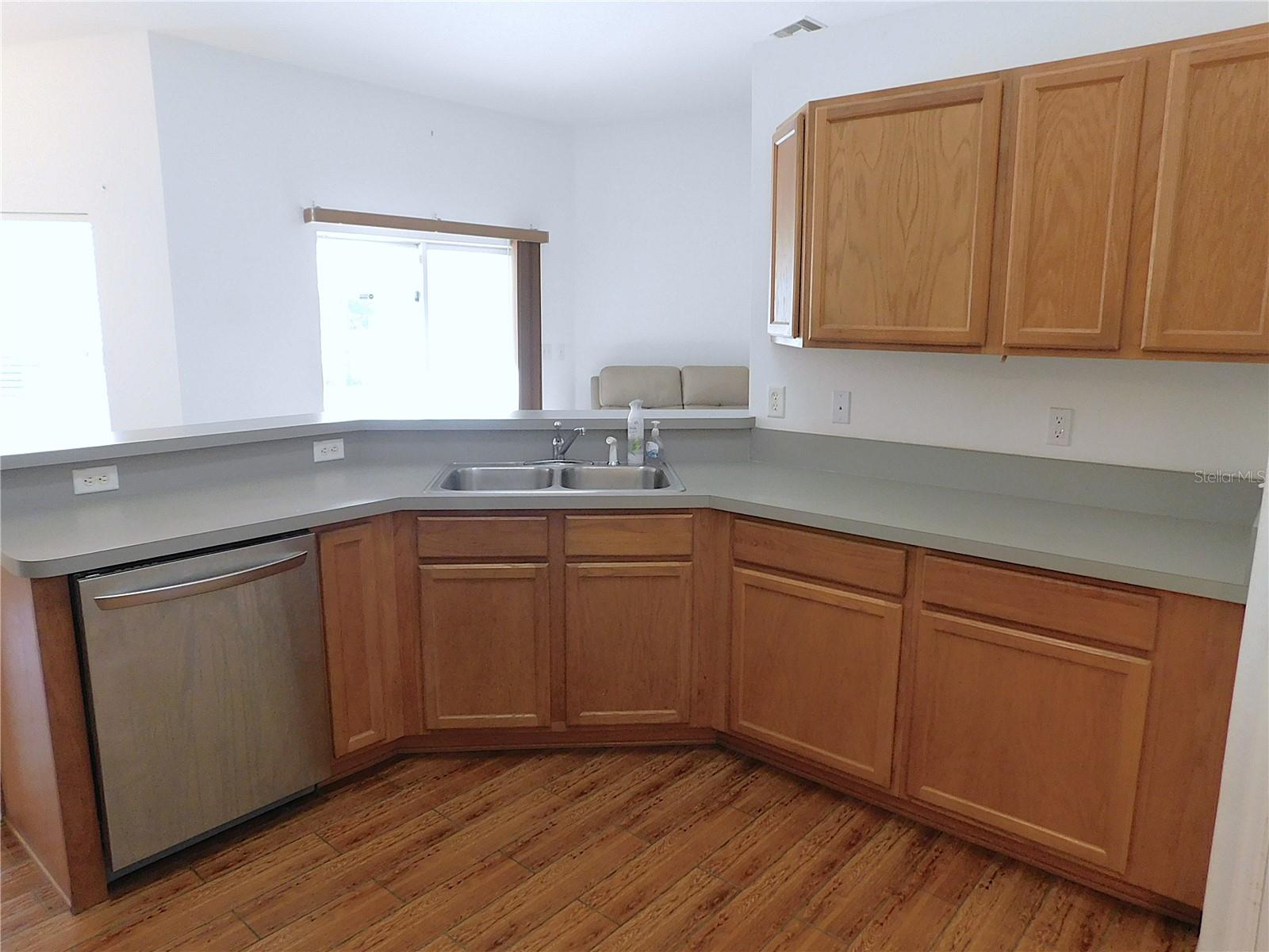 Image 24 of 77 For 10 Malauka Place Trail