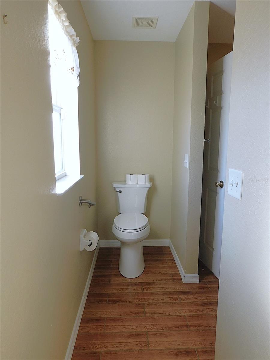 Image 35 of 77 For 10 Malauka Place Trail