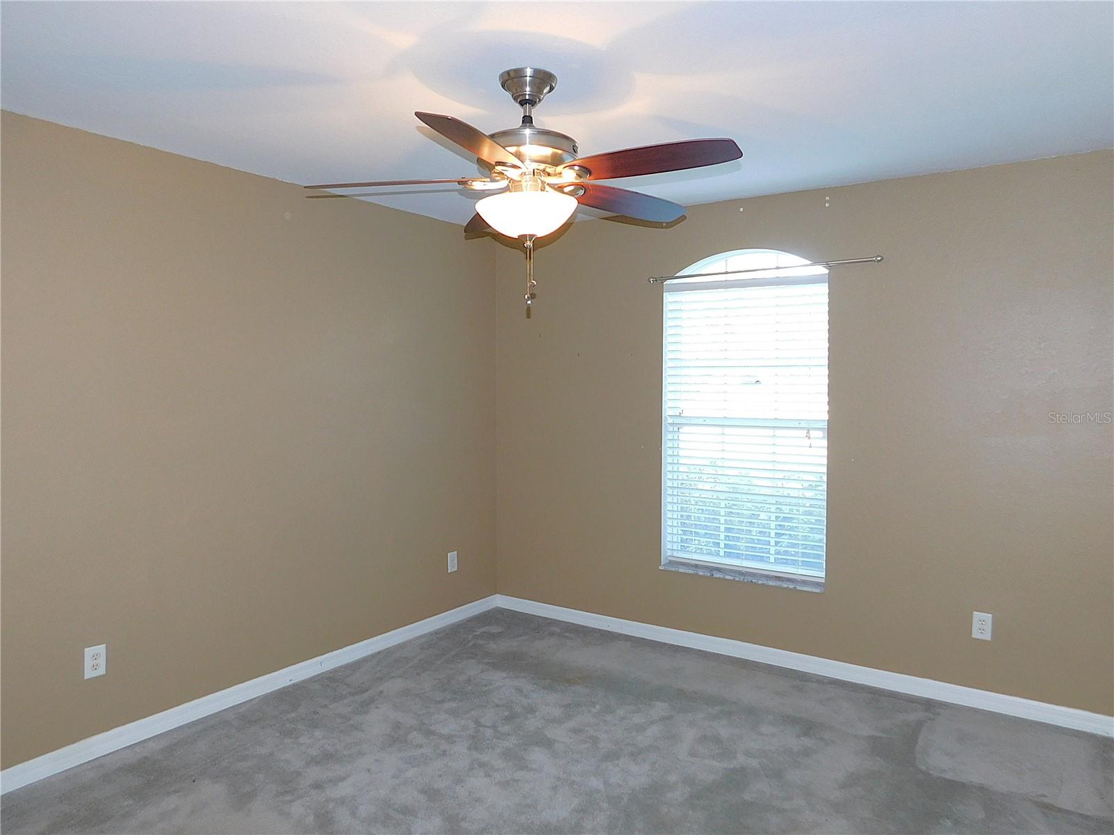 Image 37 of 77 For 10 Malauka Place Trail