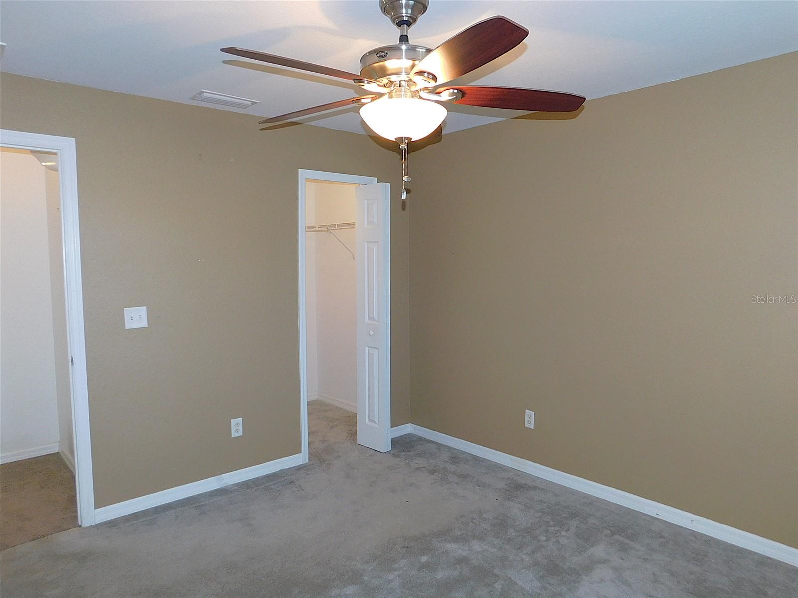 Image 38 of 77 For 10 Malauka Place Trail