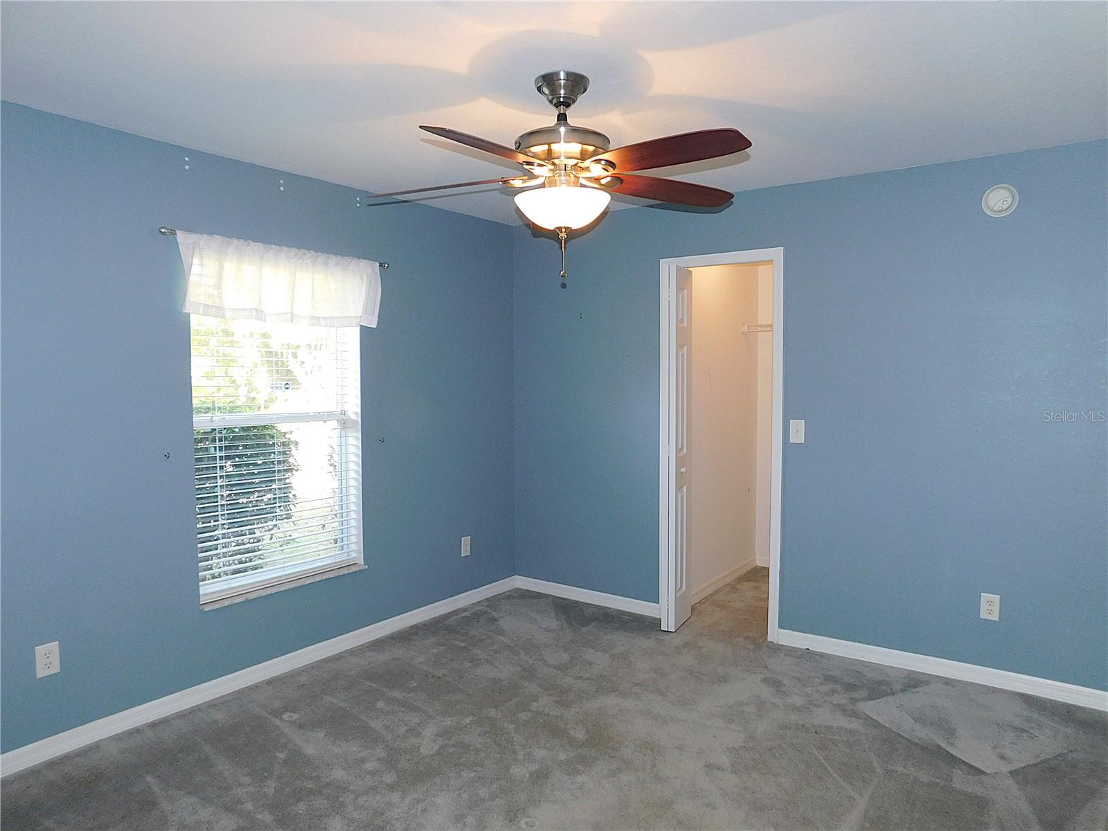 Image 40 of 77 For 10 Malauka Place Trail