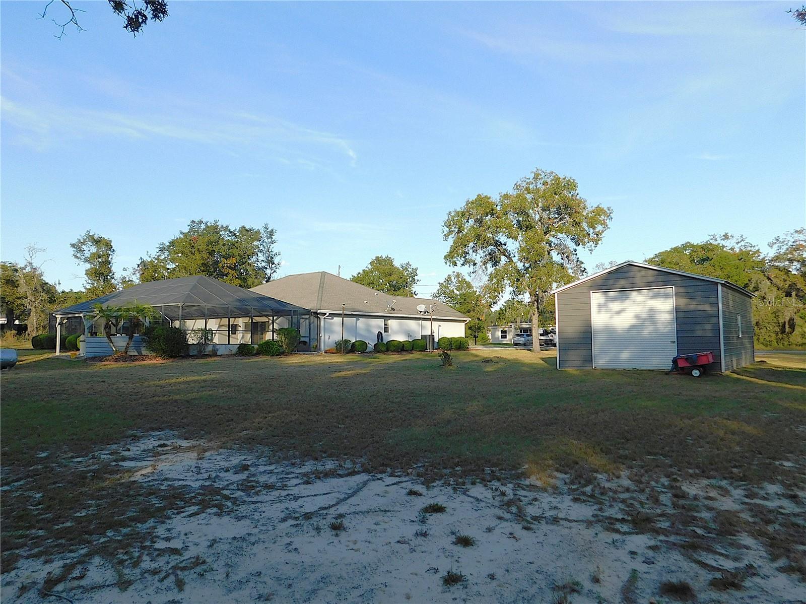 Image 50 of 77 For 10 Malauka Place Trail