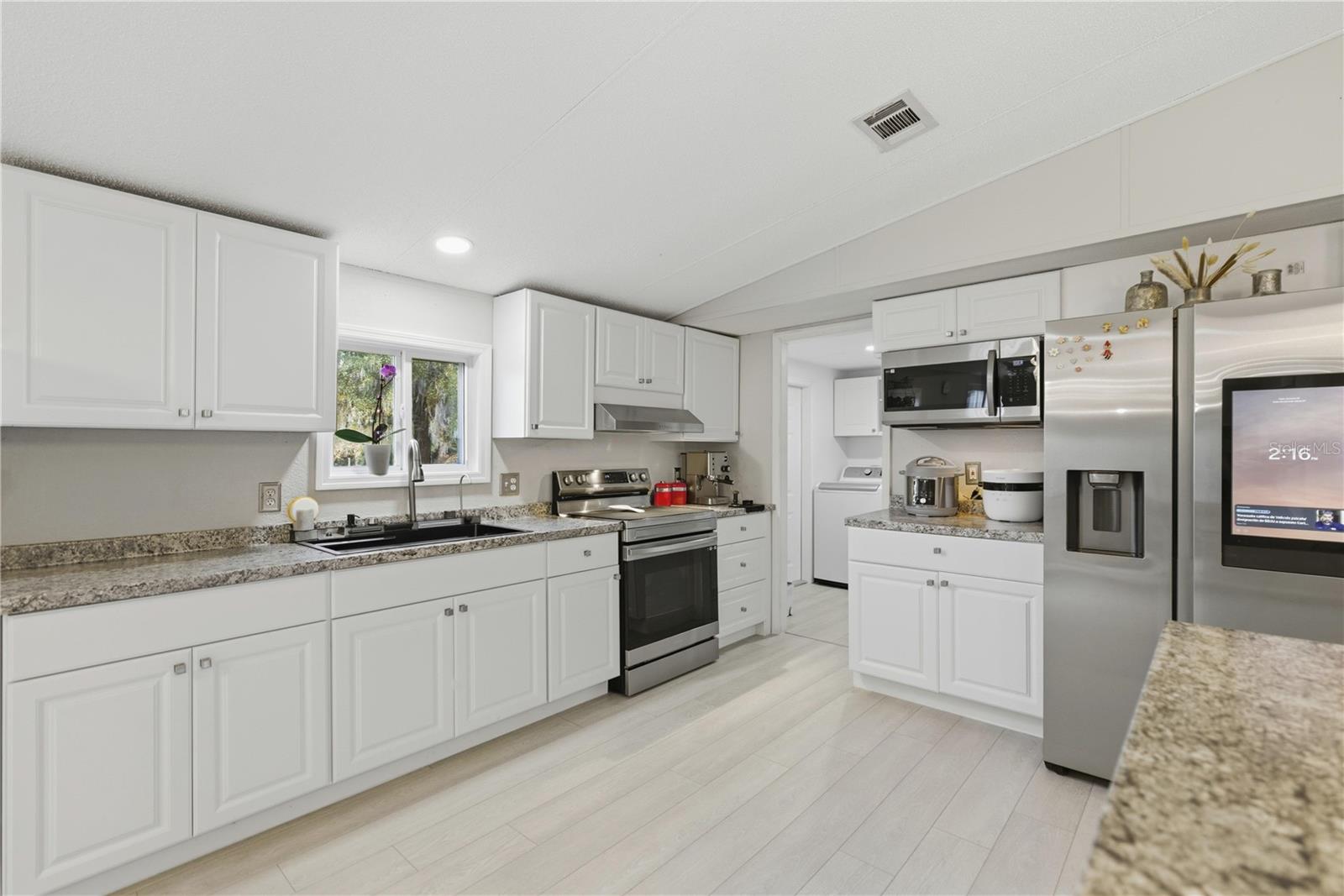 Image 10 of 40 For 9160 131 Court