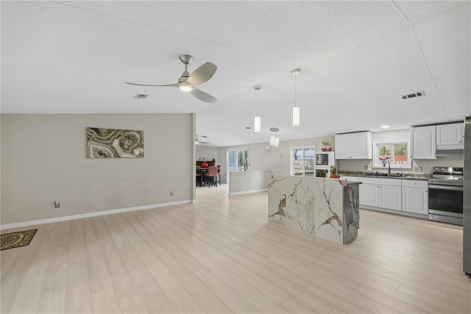 Image 11 of 40 For 9160 131 Court