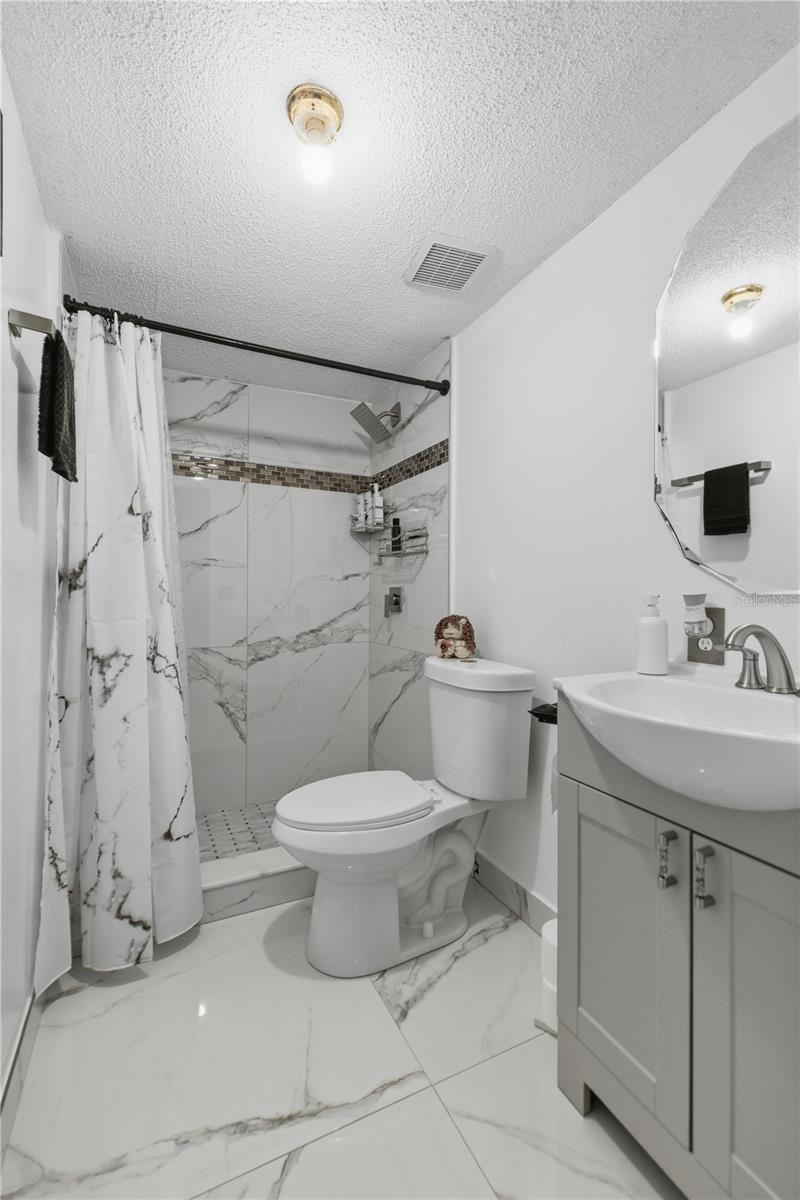 Image 16 of 40 For 9160 131 Court