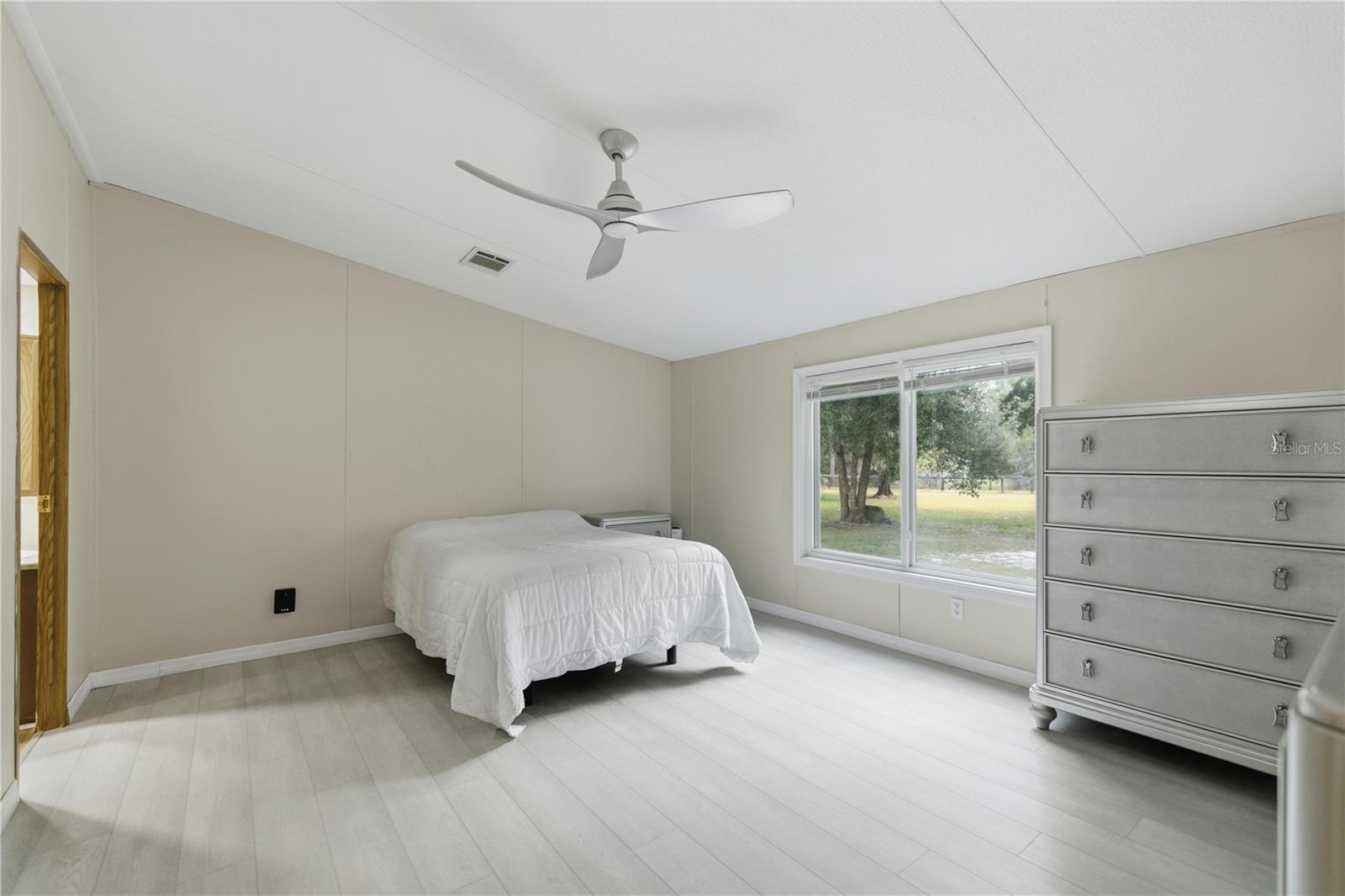 Image 21 of 40 For 9160 131 Court