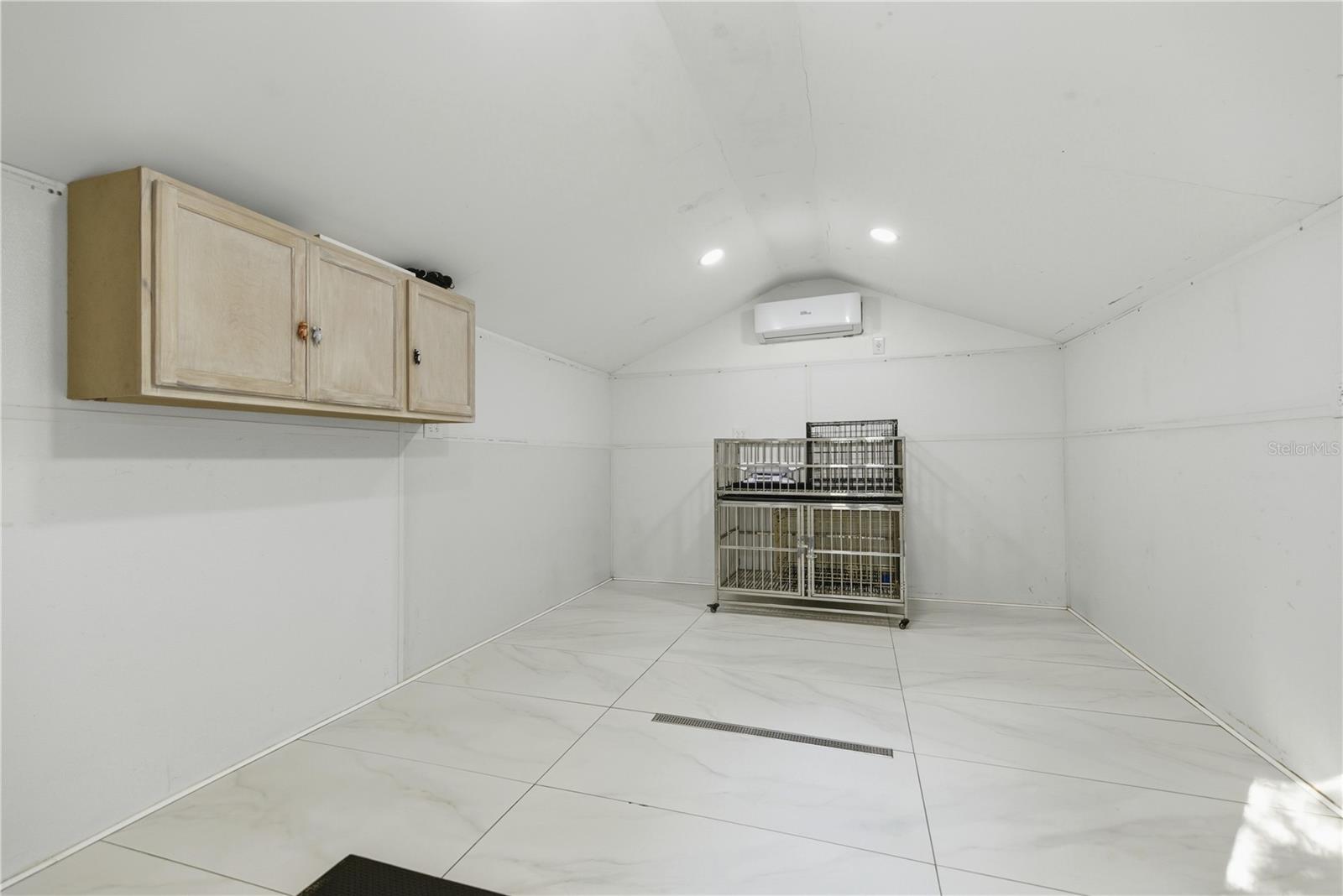 Image 32 of 40 For 9160 131 Court