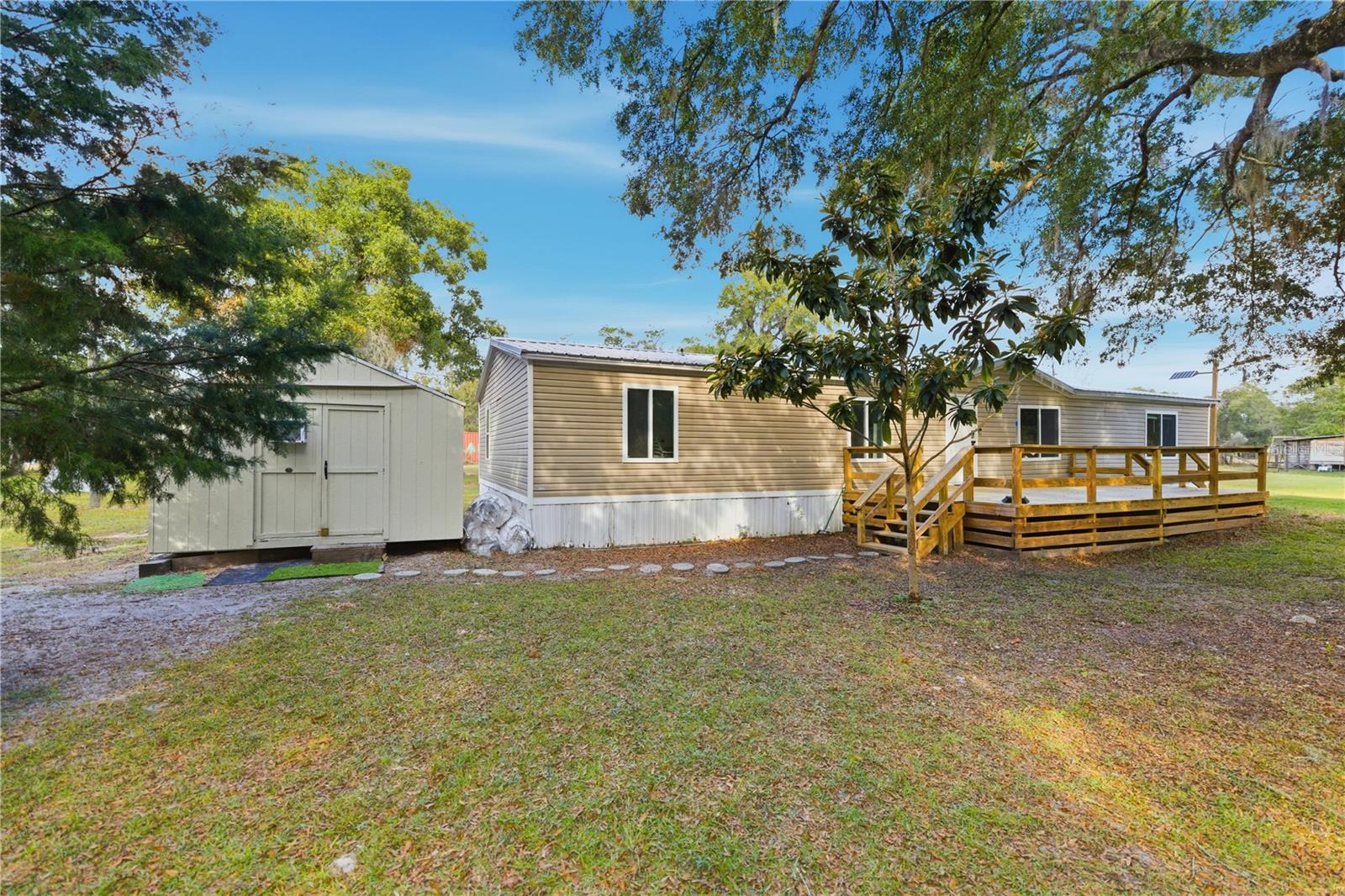 Image 4 of 40 For 9160 131 Court