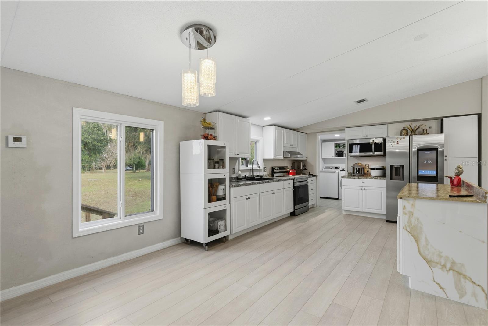 Image 9 of 40 For 9160 131 Court