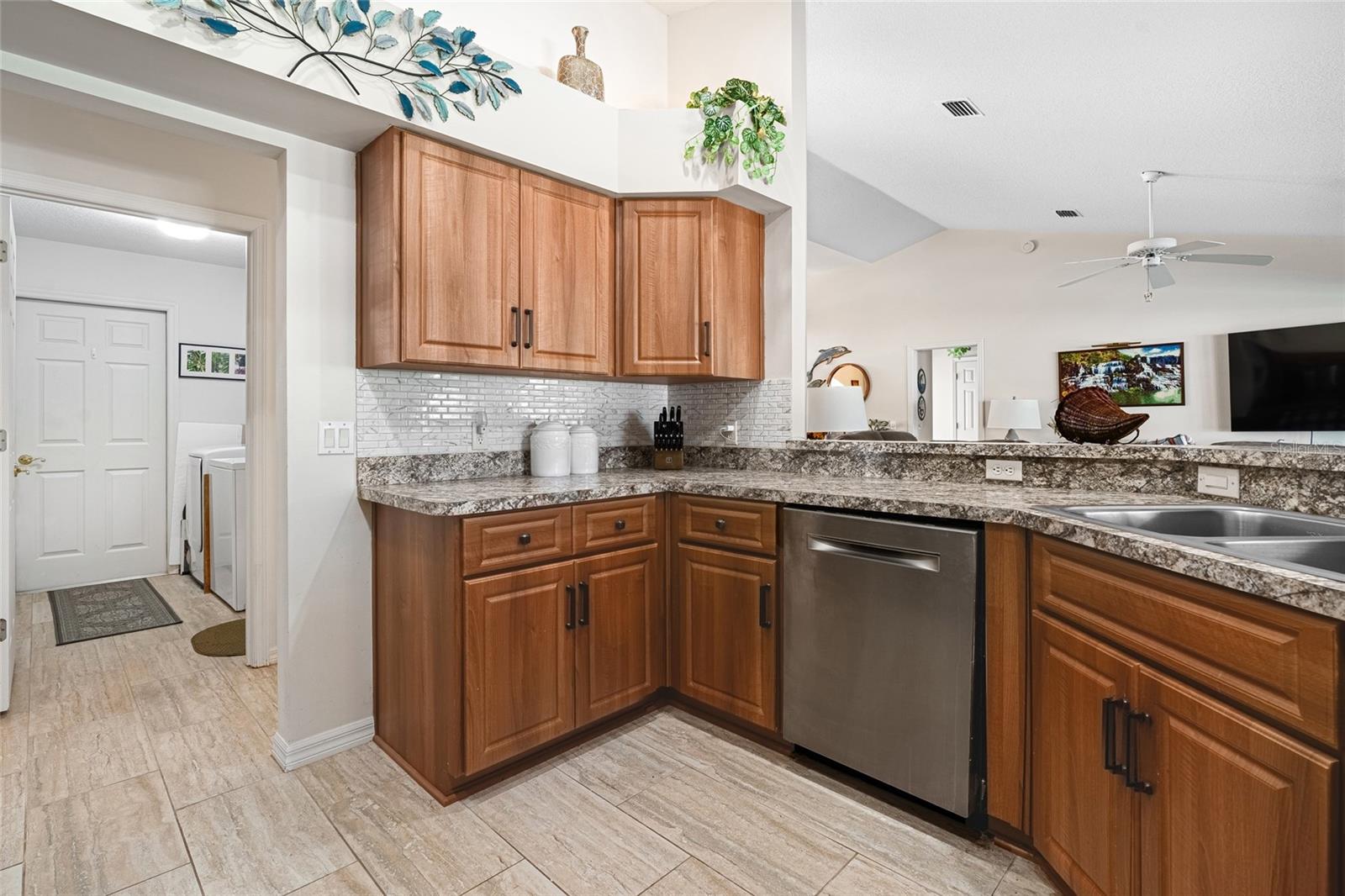 Listing photo id 33 for 3773 Lake Todd Drive