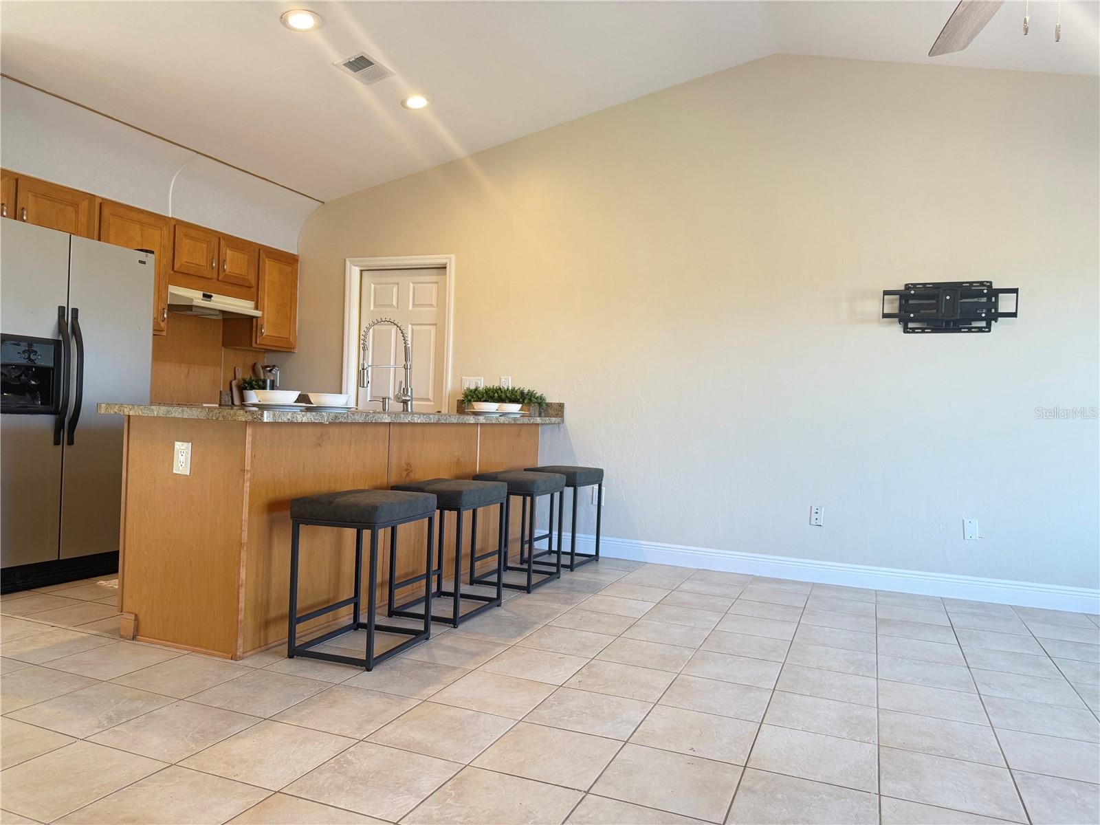 Image 15 of 28 For 540 Bismark Street