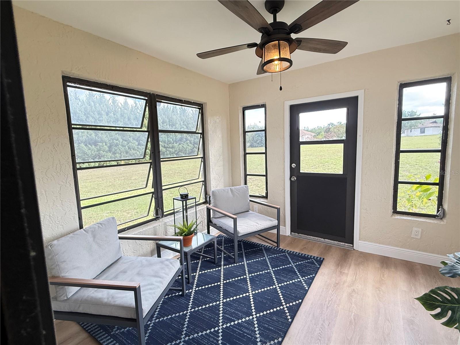 Image 4 of 28 For 540 Bismark Street