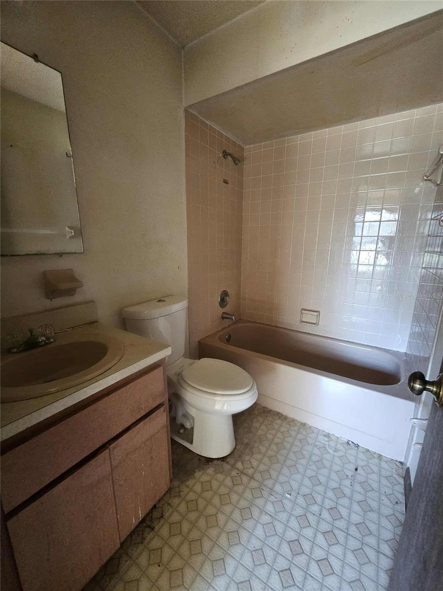 Image 12 of 28 For 6896 Cr-215  