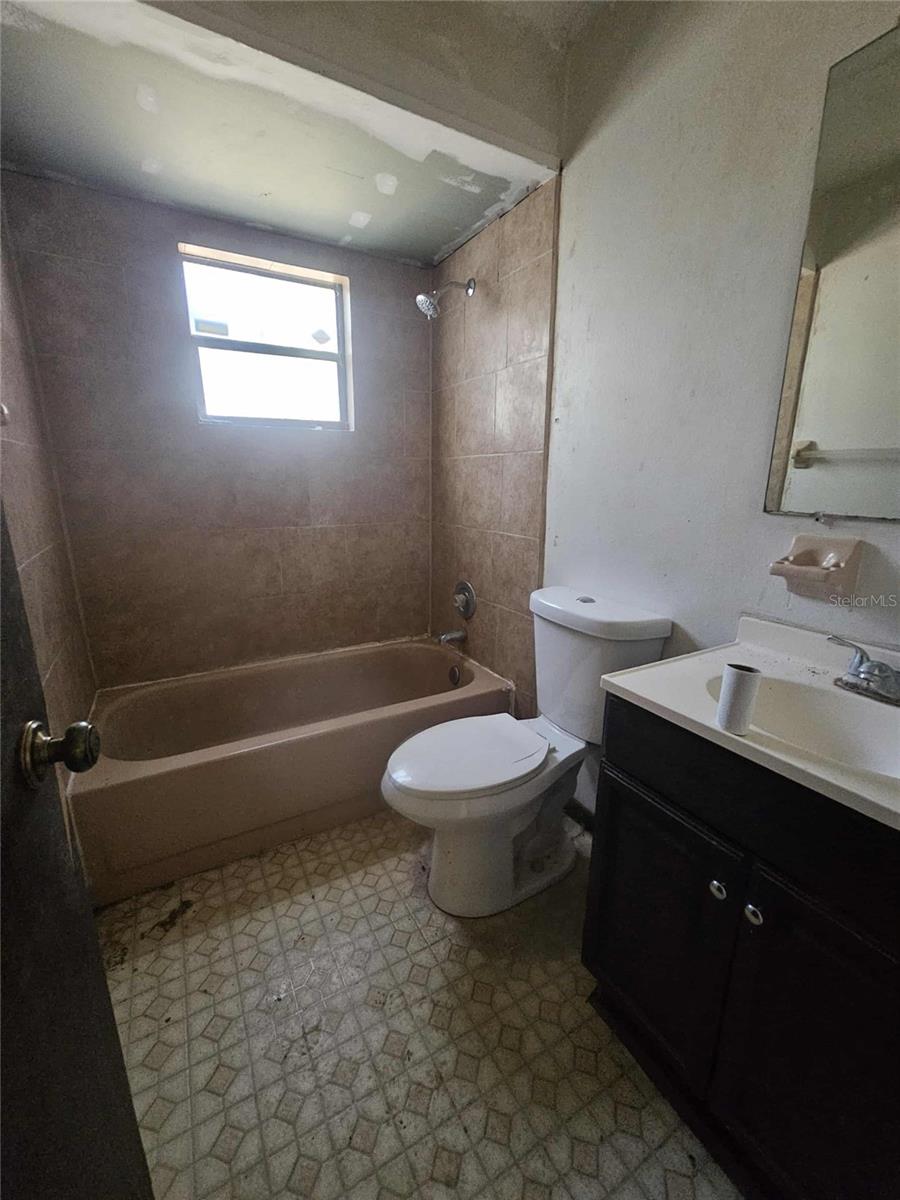 Image 15 of 28 For 6896 Cr-215  