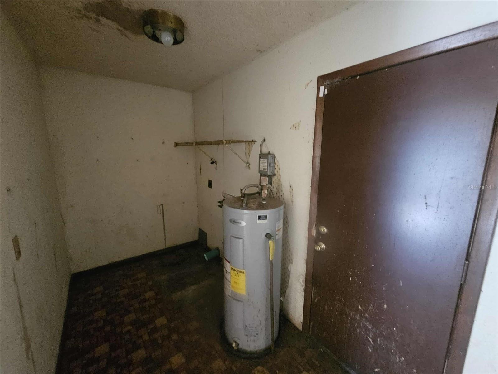 Image 19 of 28 For 6896 Cr-215  