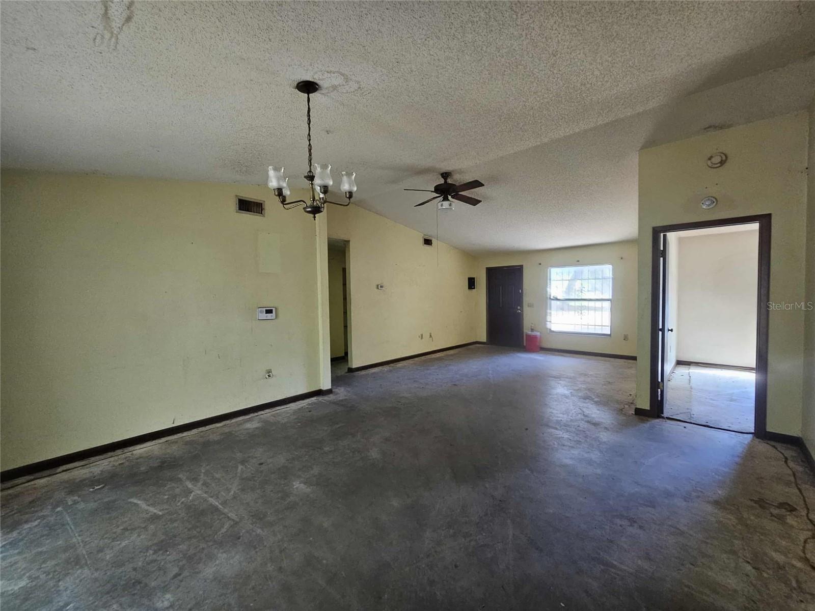 Image 5 of 28 For 6896 Cr-215  