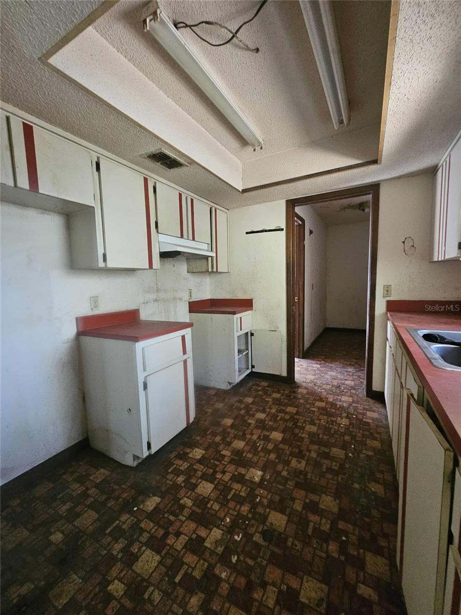 Image 8 of 28 For 6896 Cr-215  