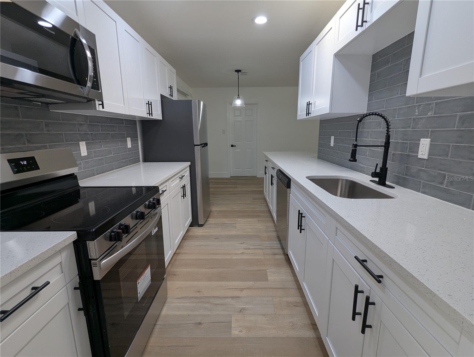 Image 11 of 34 For 3229 41st Avenue