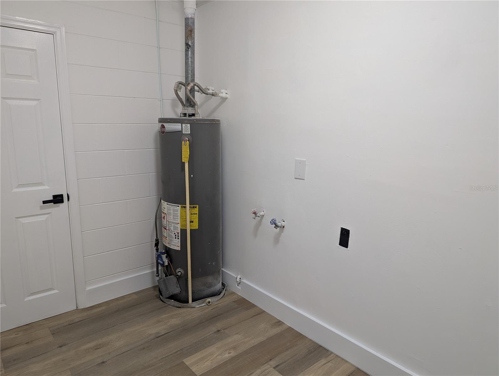 Image 22 of 34 For 3229 41st Avenue